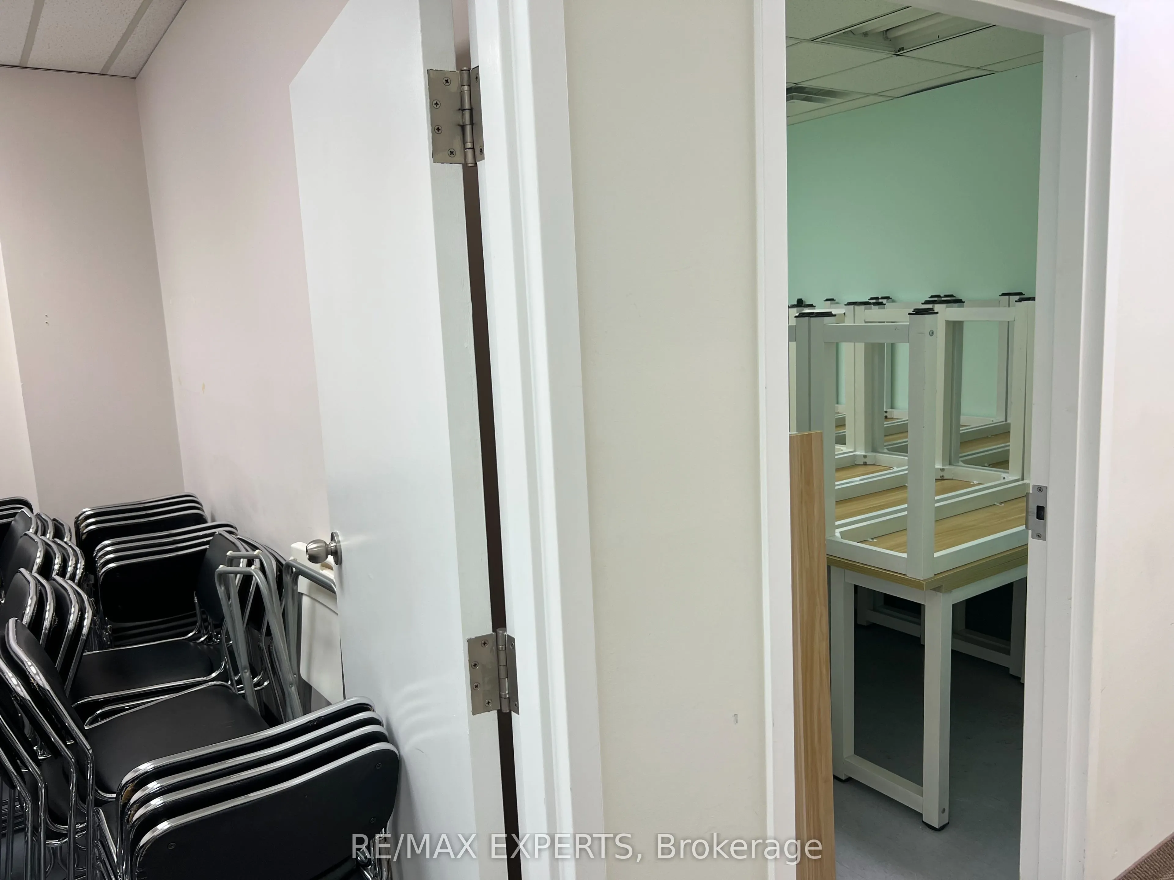 720 Spadina Avenue #300