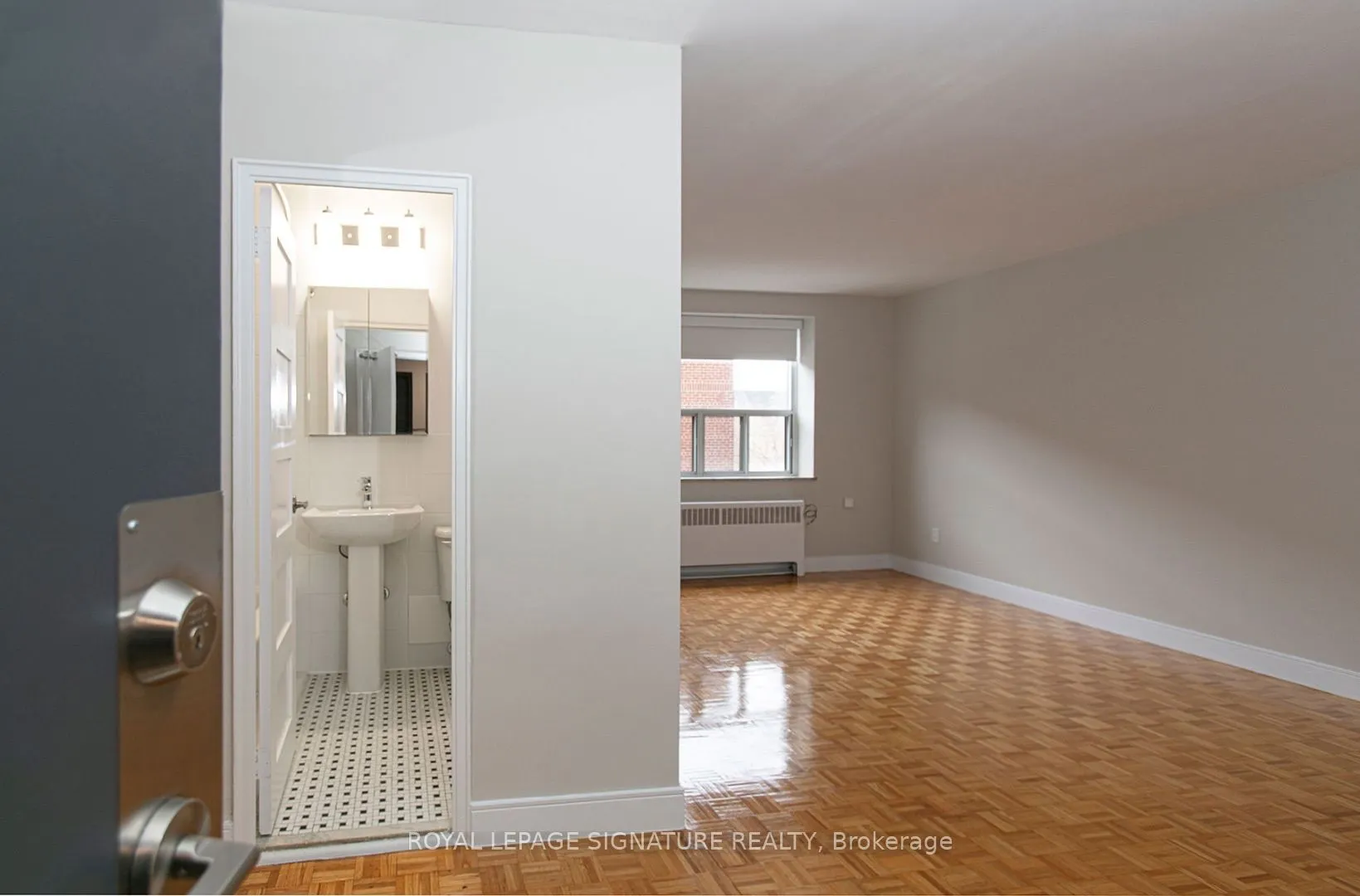1291 Bayview Avenue #203