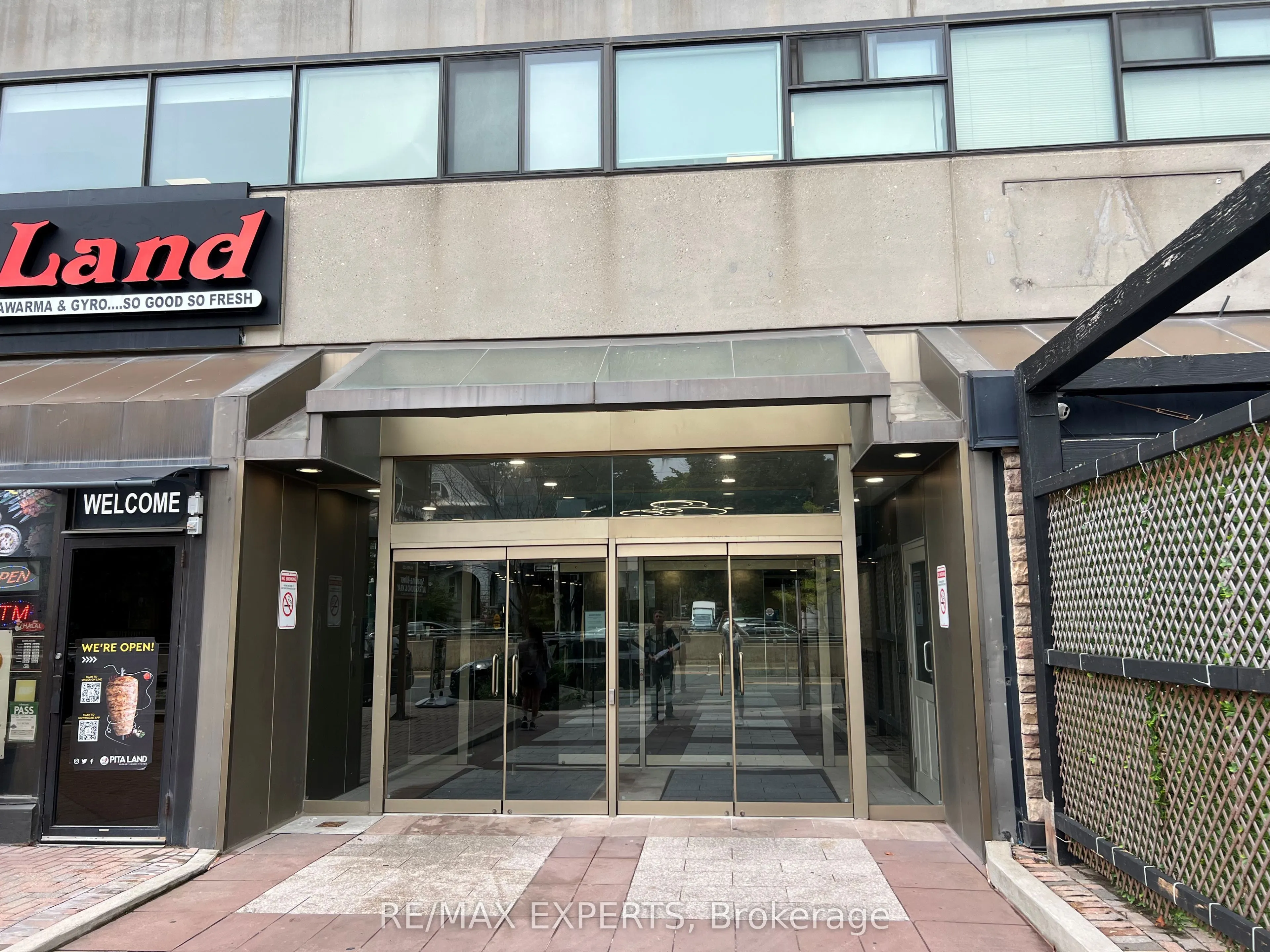 720 Spadina Avenue #406