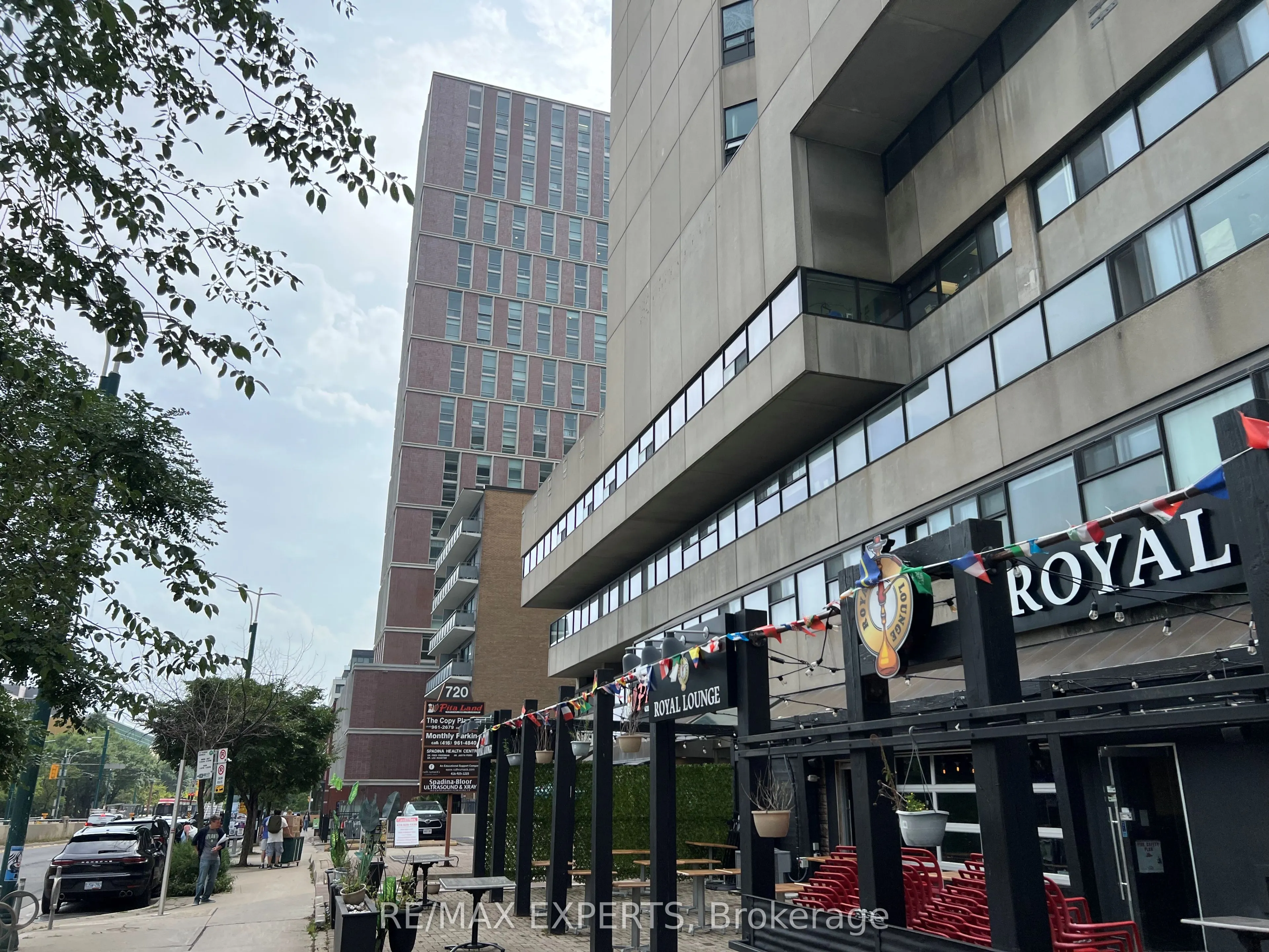 720 Spadina Avenue #406