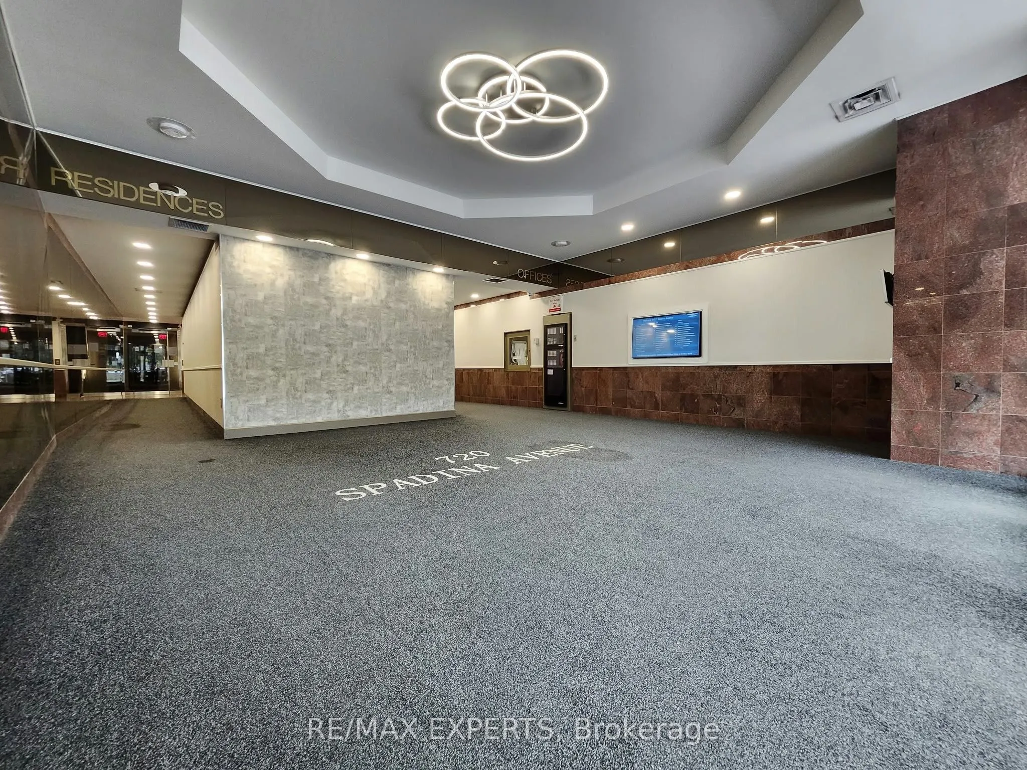720 Spadina Avenue #406