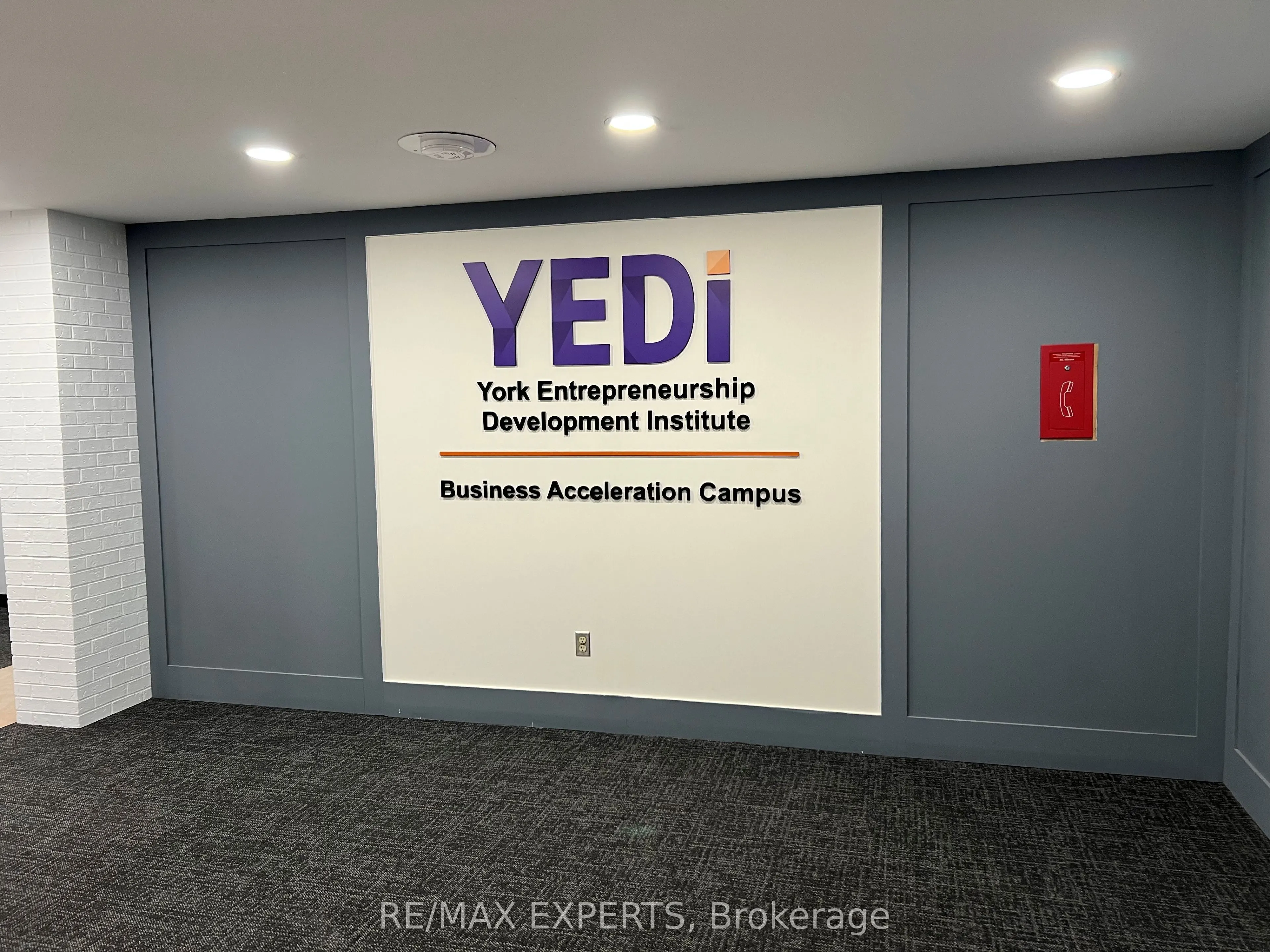 720 Spadina Avenue #406