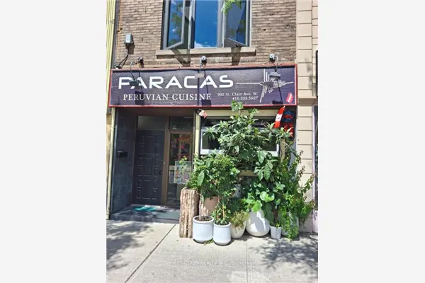 992 St Clair Avenue W