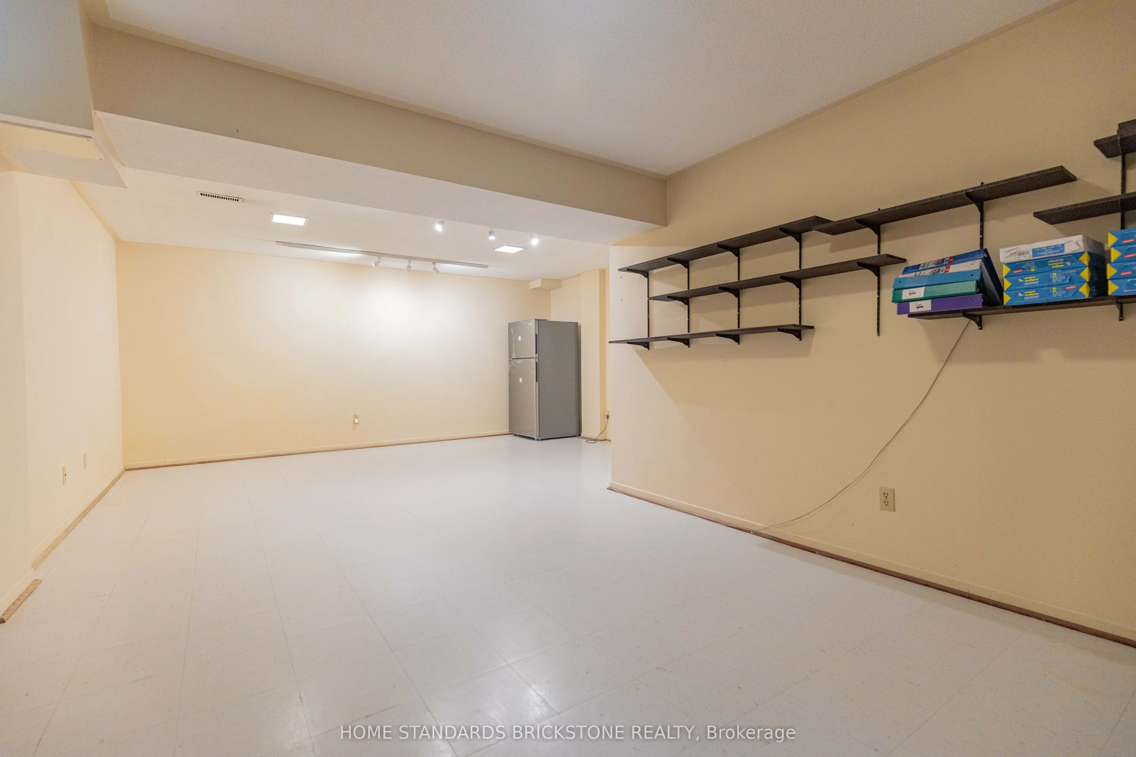 27 Proudbank Millway #50