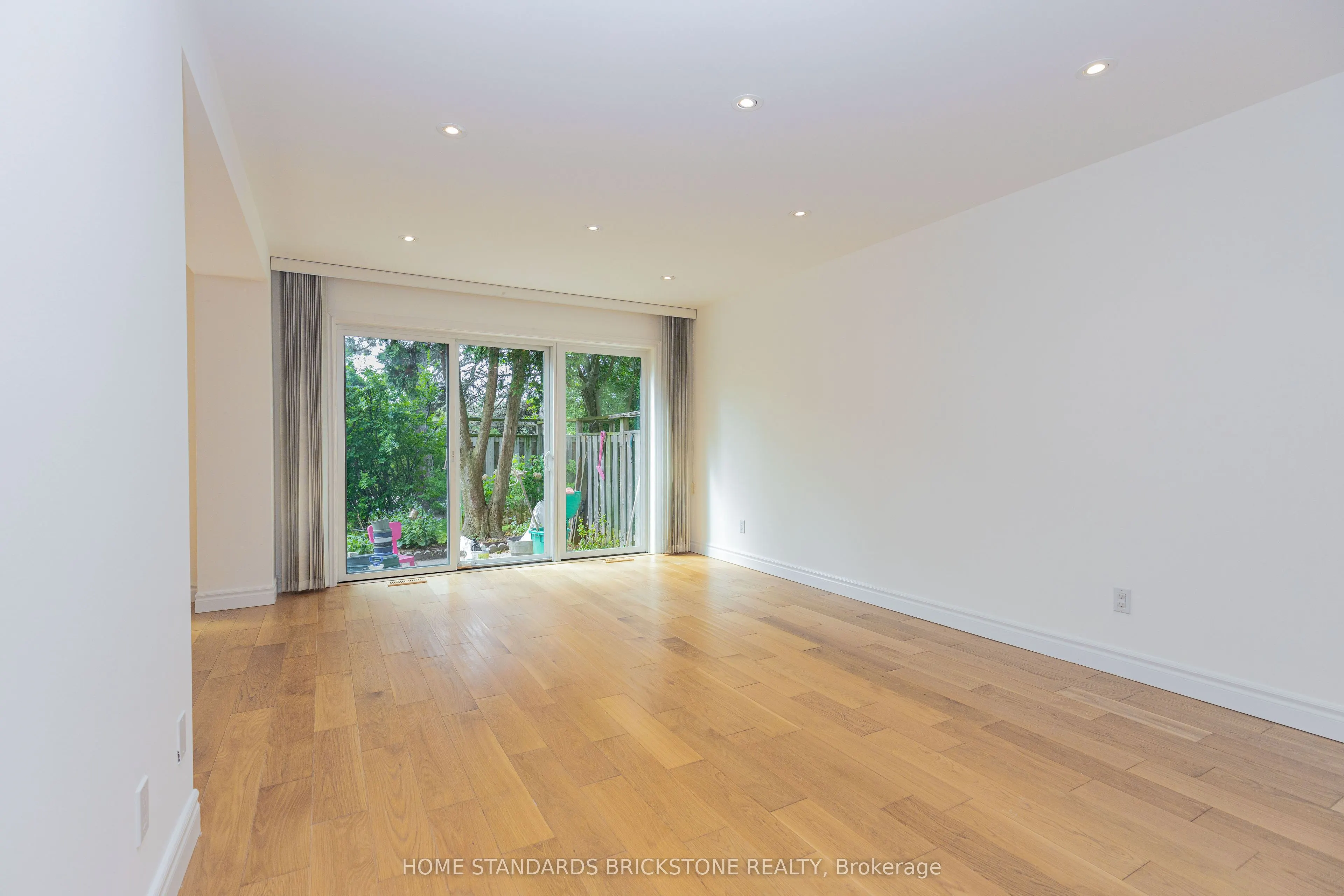 27 Proudbank Millway #50