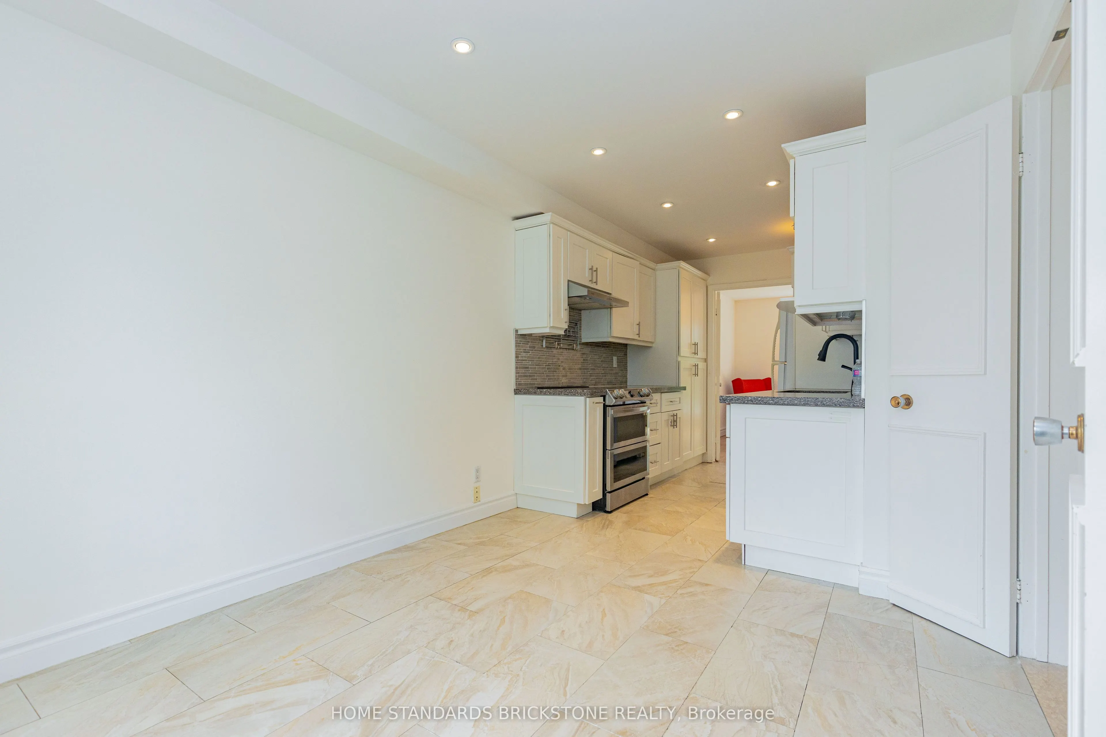 27 Proudbank Millway #50