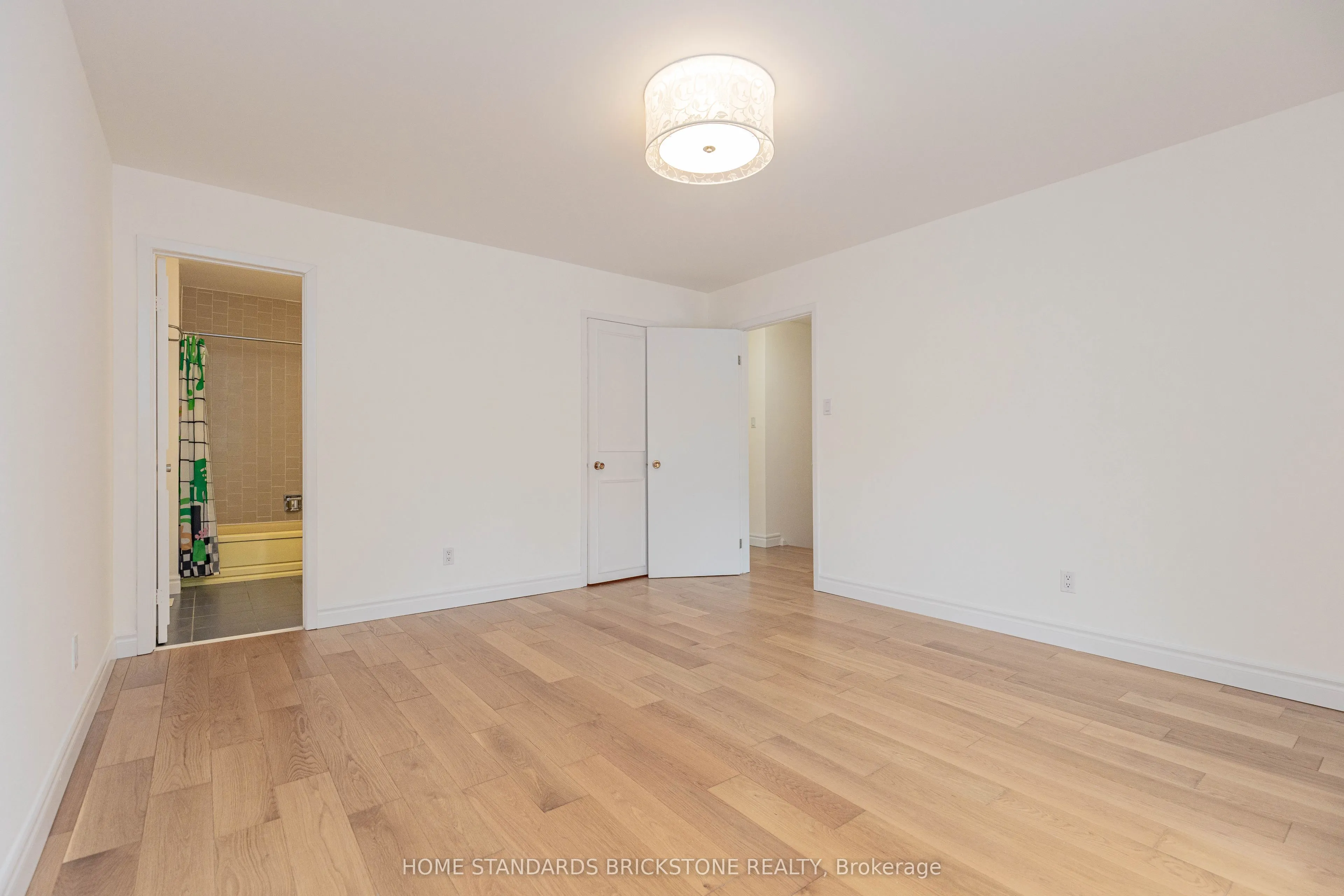 27 Proudbank Millway #50