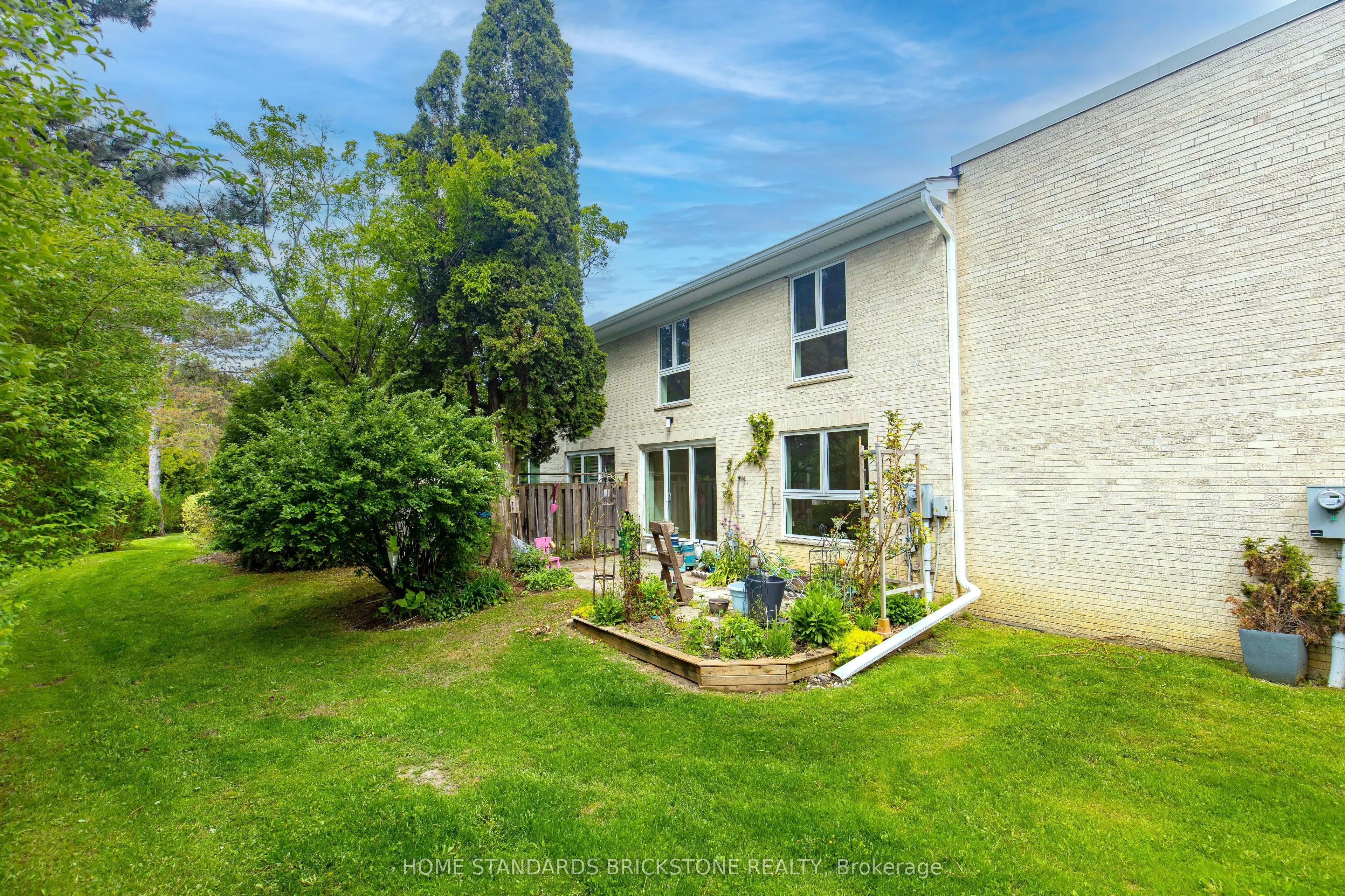 27 Proudbank Millway #50