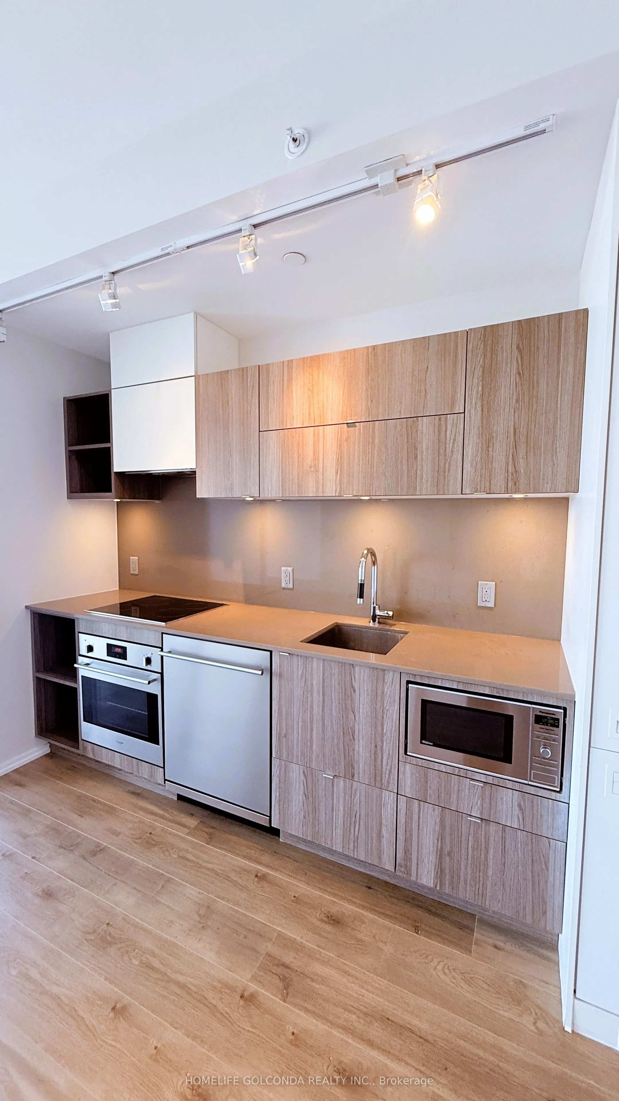 125 Peter Street #3307