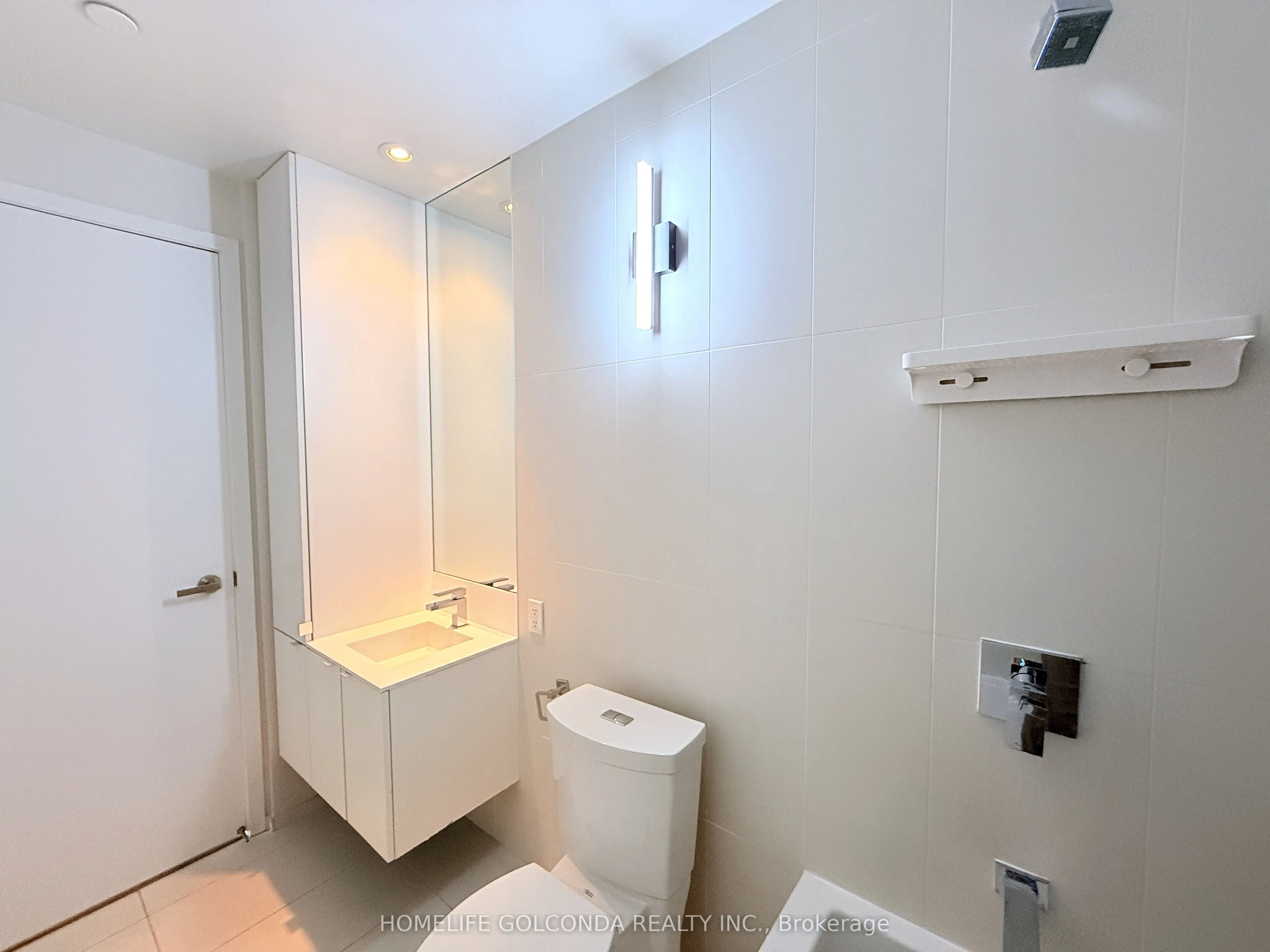 125 Peter Street #3307