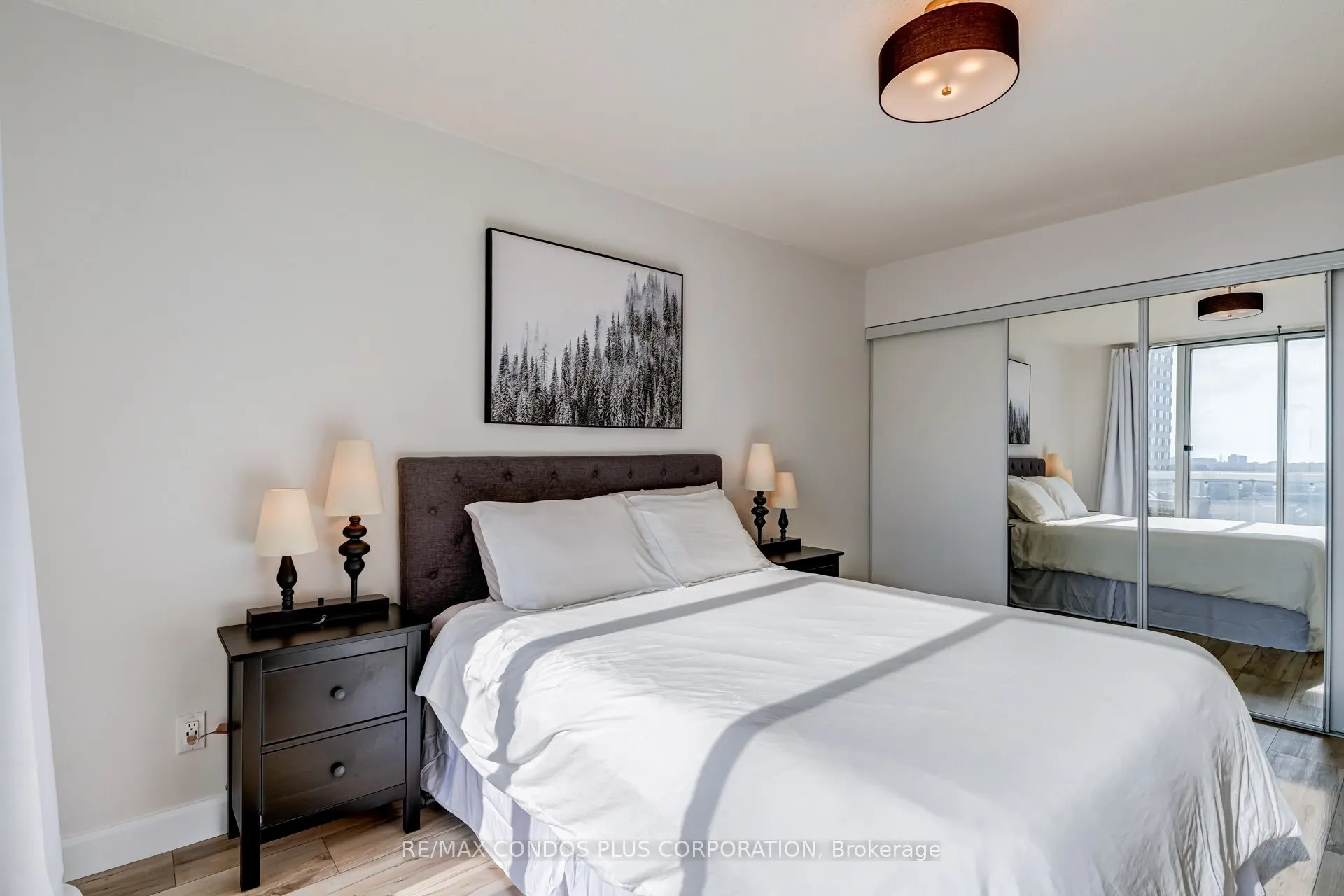 43 Eglinton Avenue E #1901