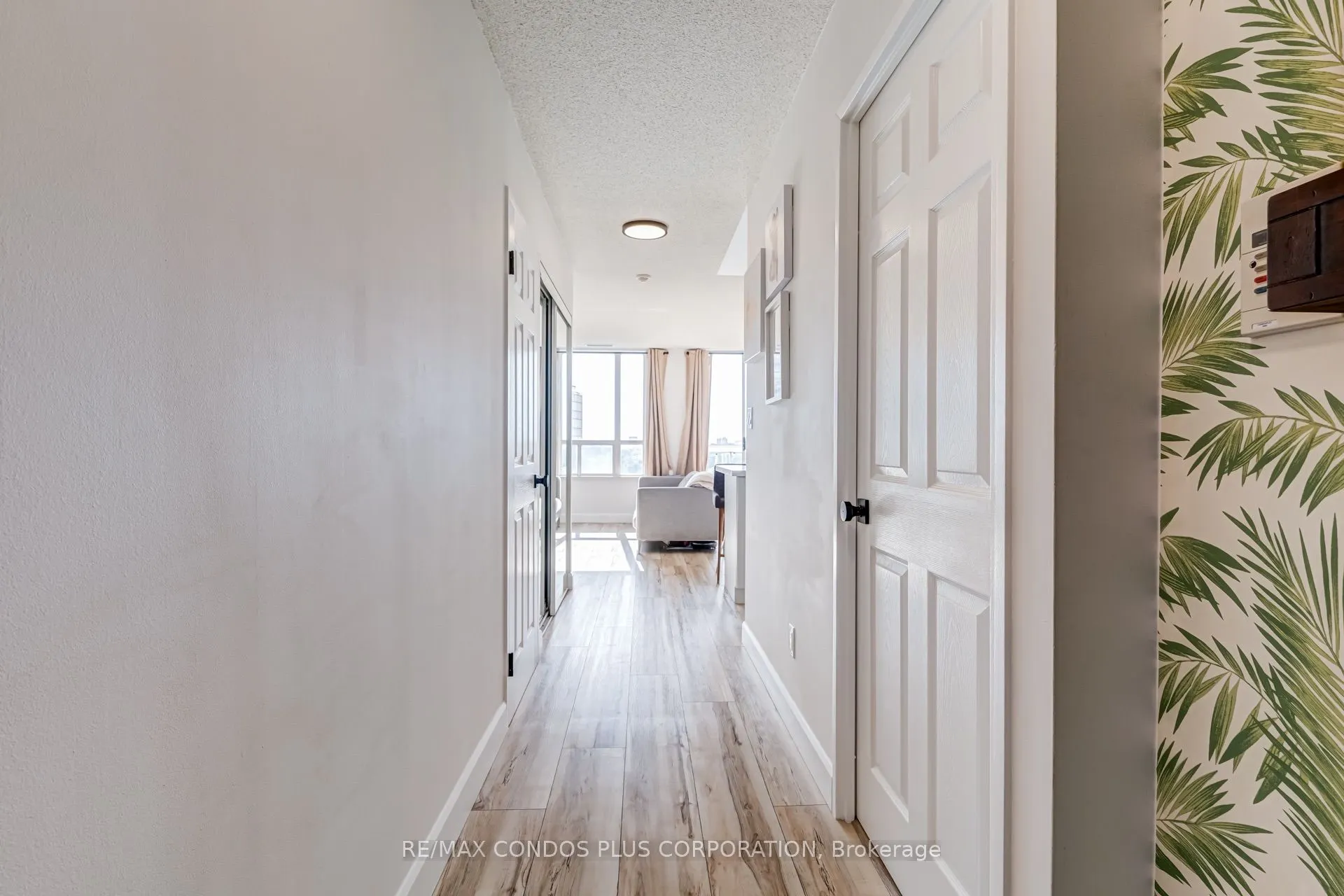 43 Eglinton Avenue E #1901