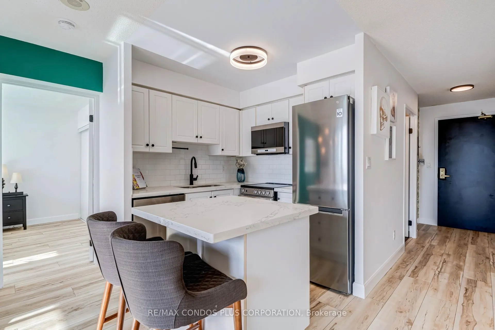 43 Eglinton Avenue E #1901