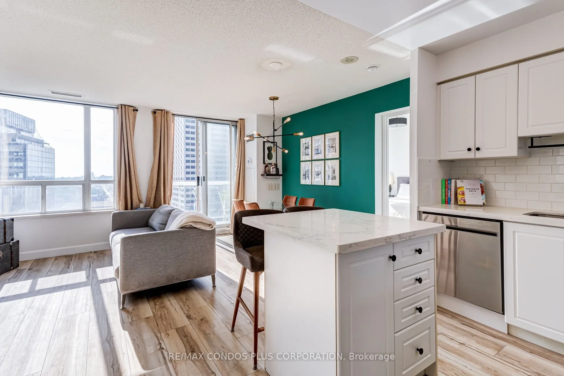 43 Eglinton Avenue E #1901