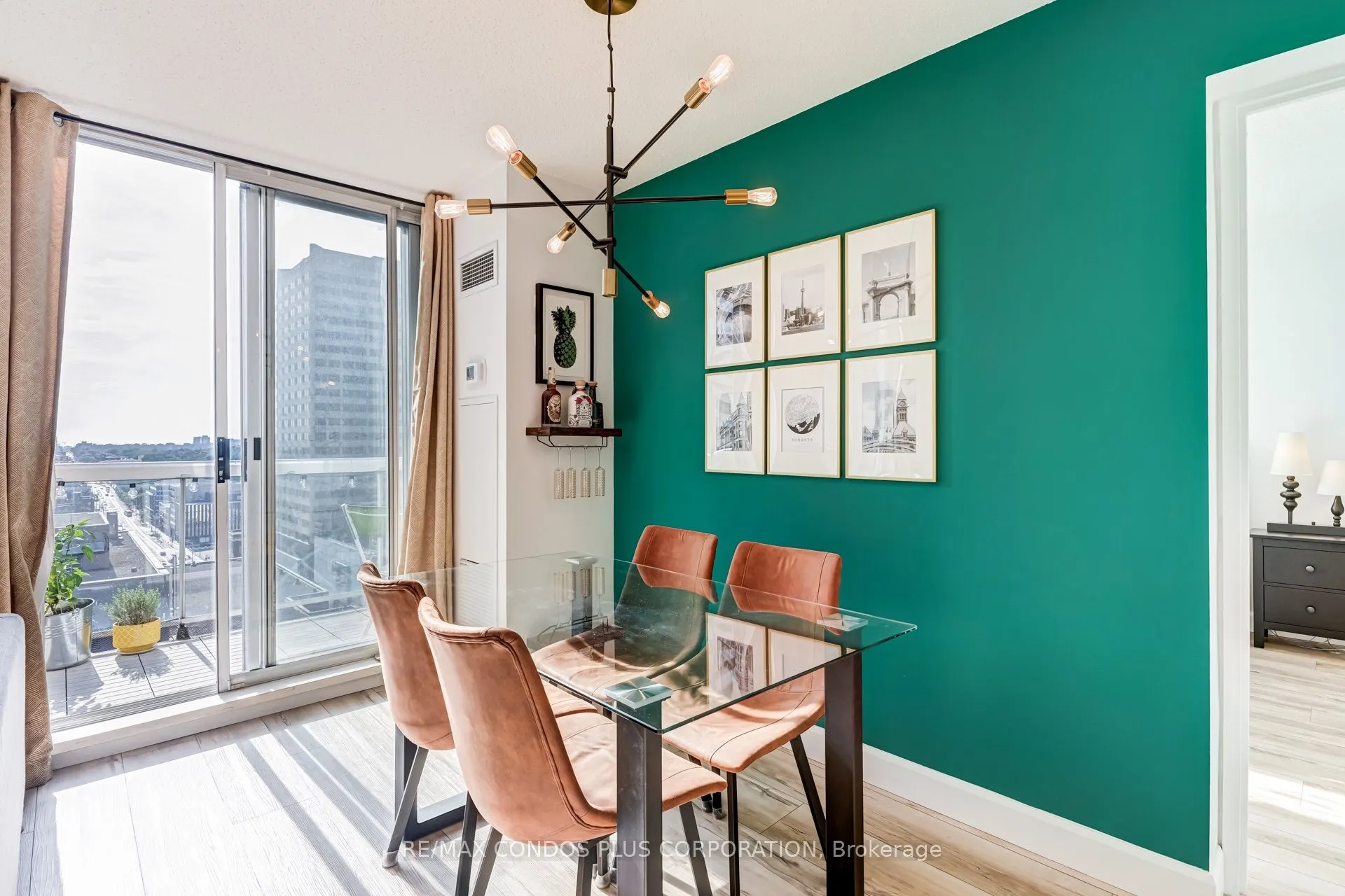 43 Eglinton Avenue E #1901
