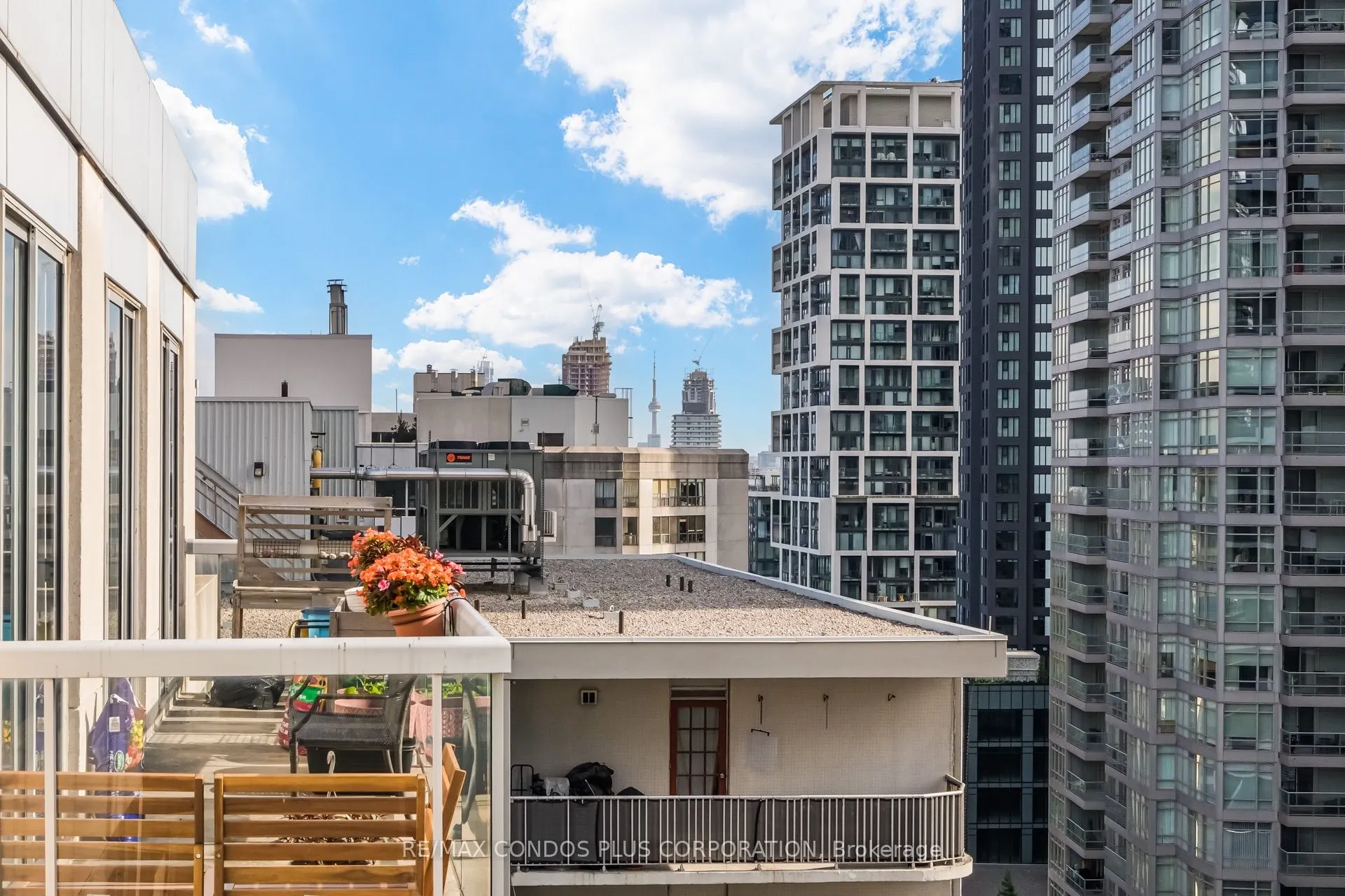 43 Eglinton Avenue E #1901