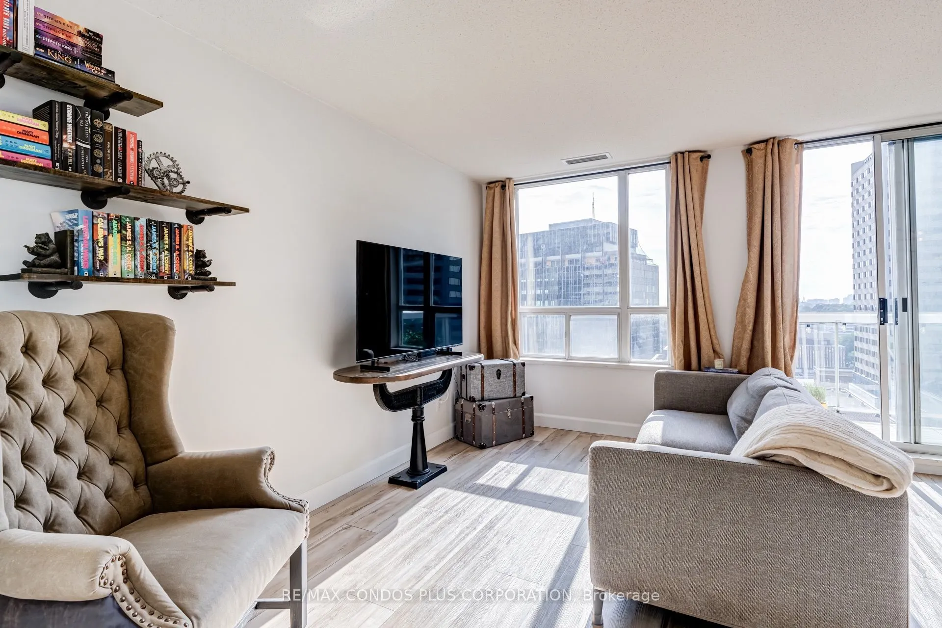 43 Eglinton Avenue E #1901