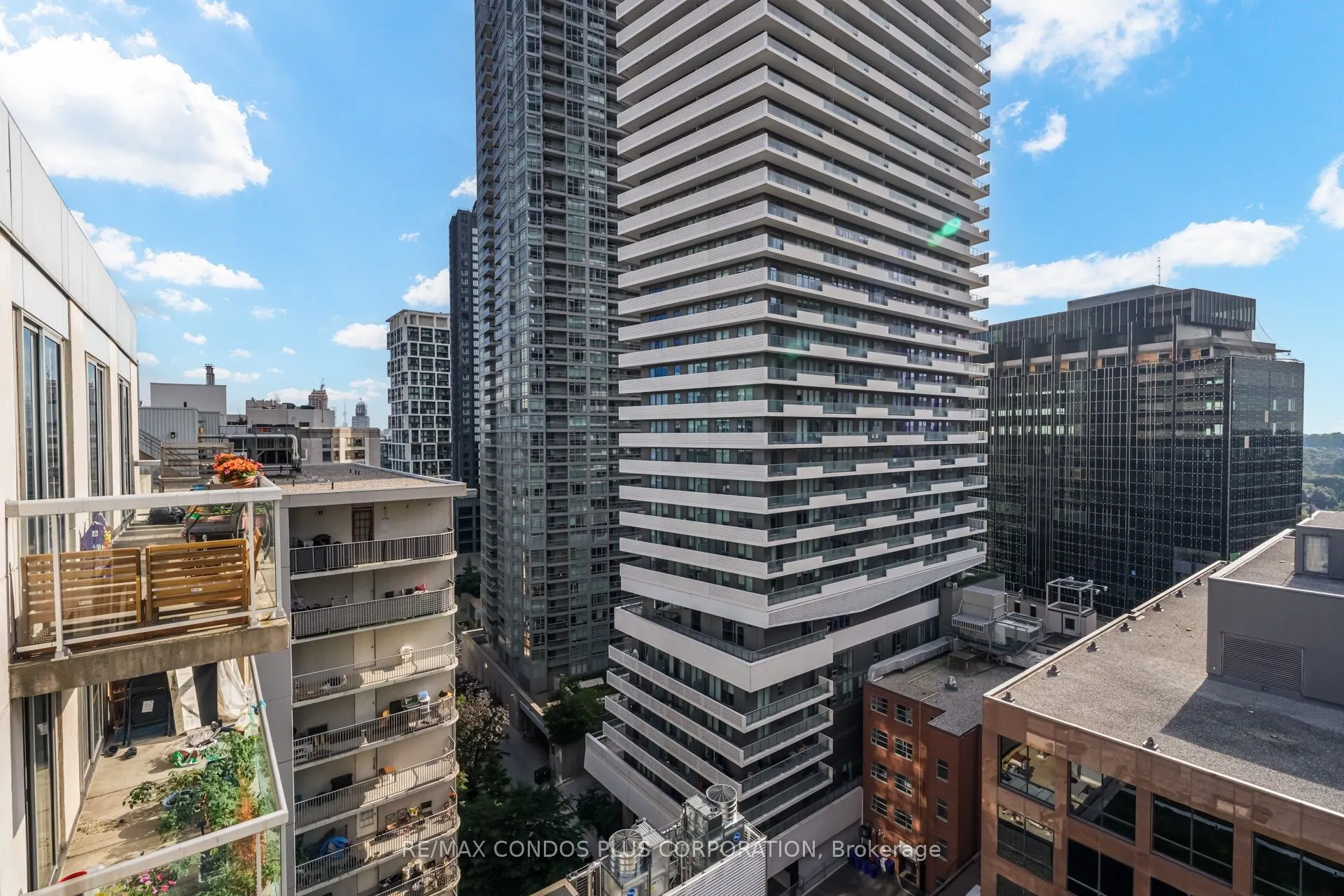 43 Eglinton Avenue E #1901