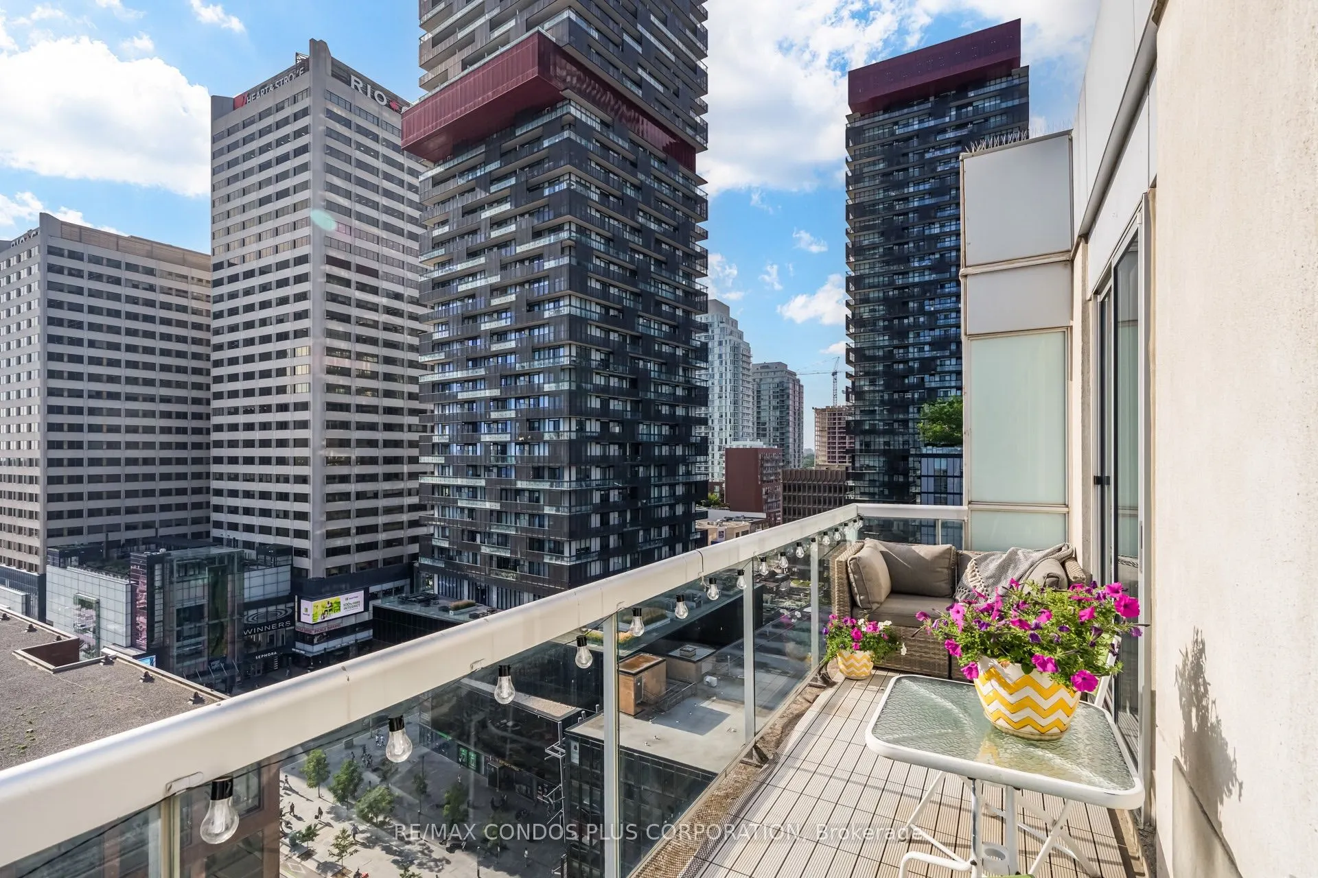 43 Eglinton Avenue E #1901
