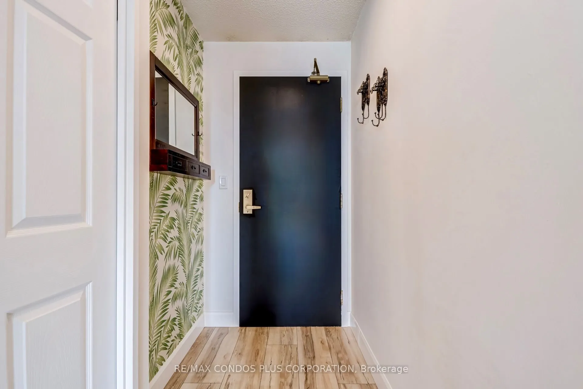43 Eglinton Avenue E #1901