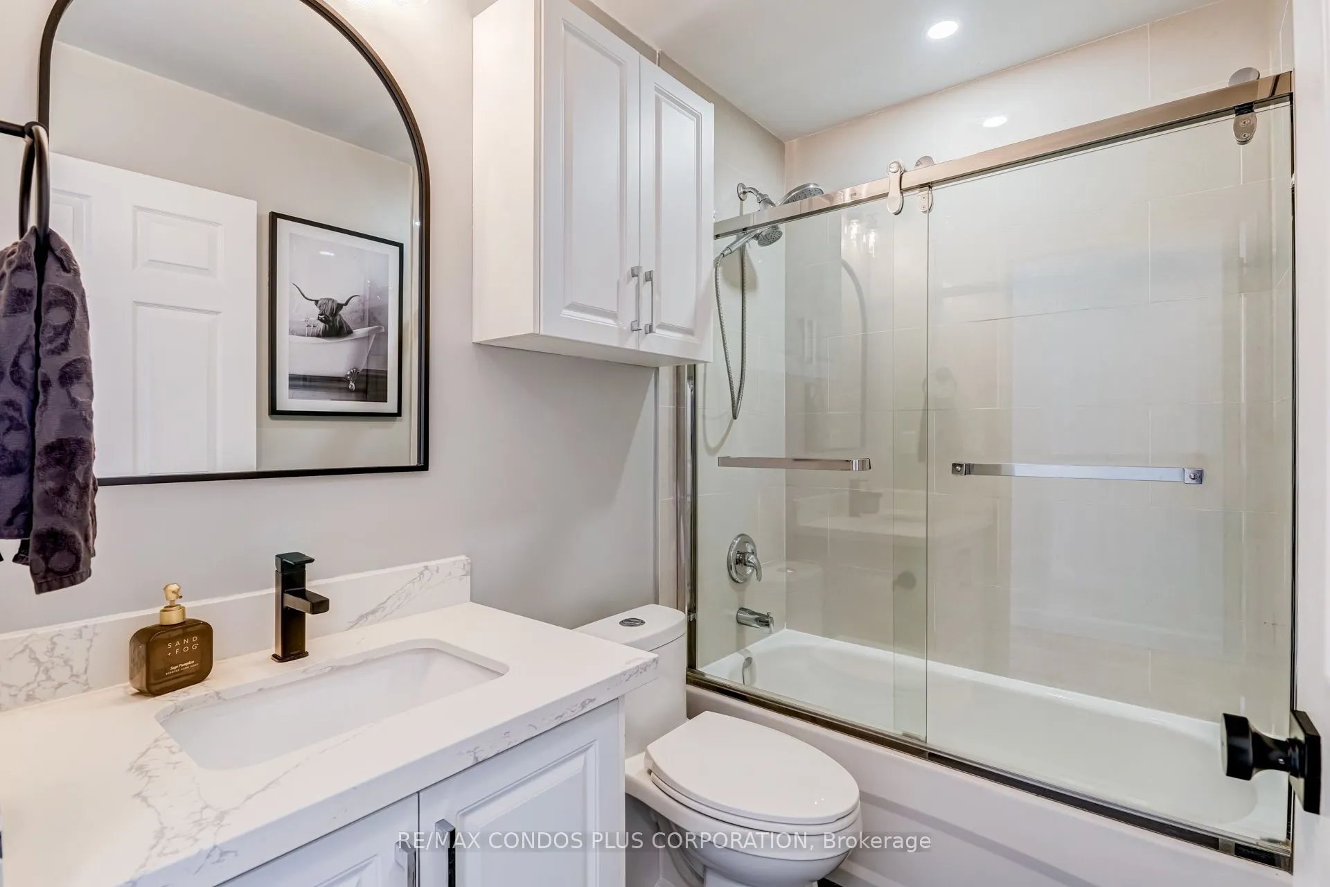 43 Eglinton Avenue E #1901