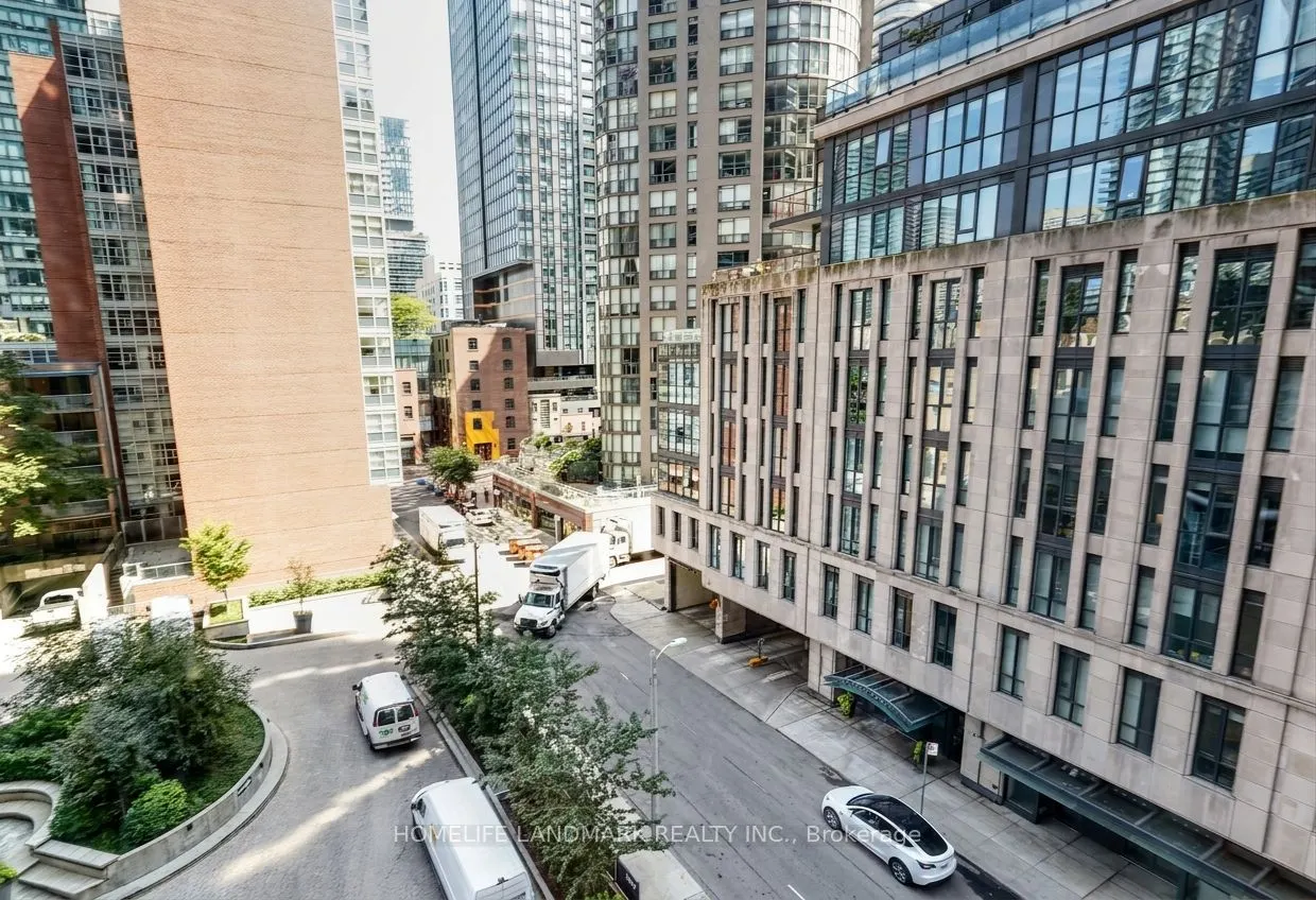 1001 Bay Street #511