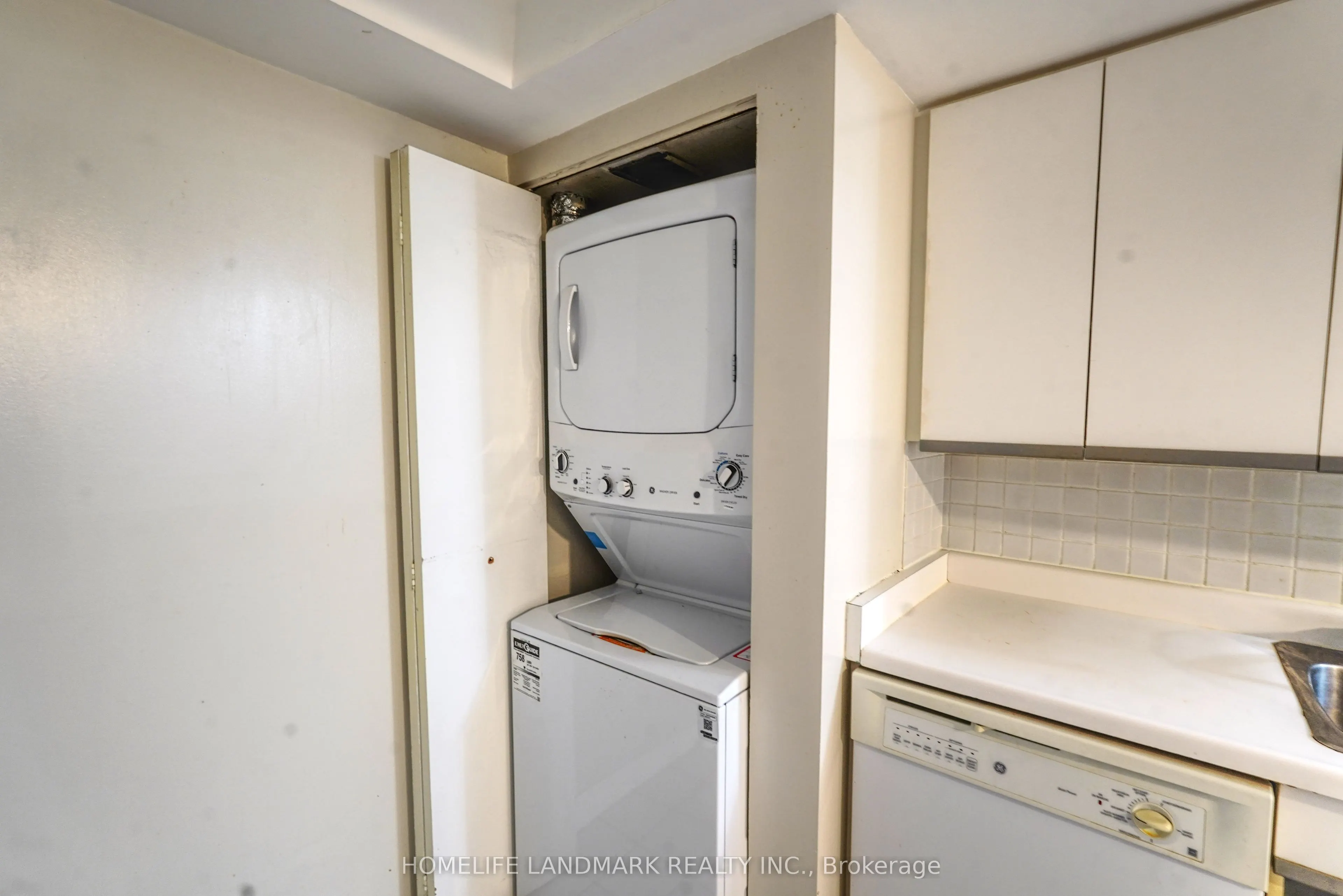 1001 Bay Street #511
