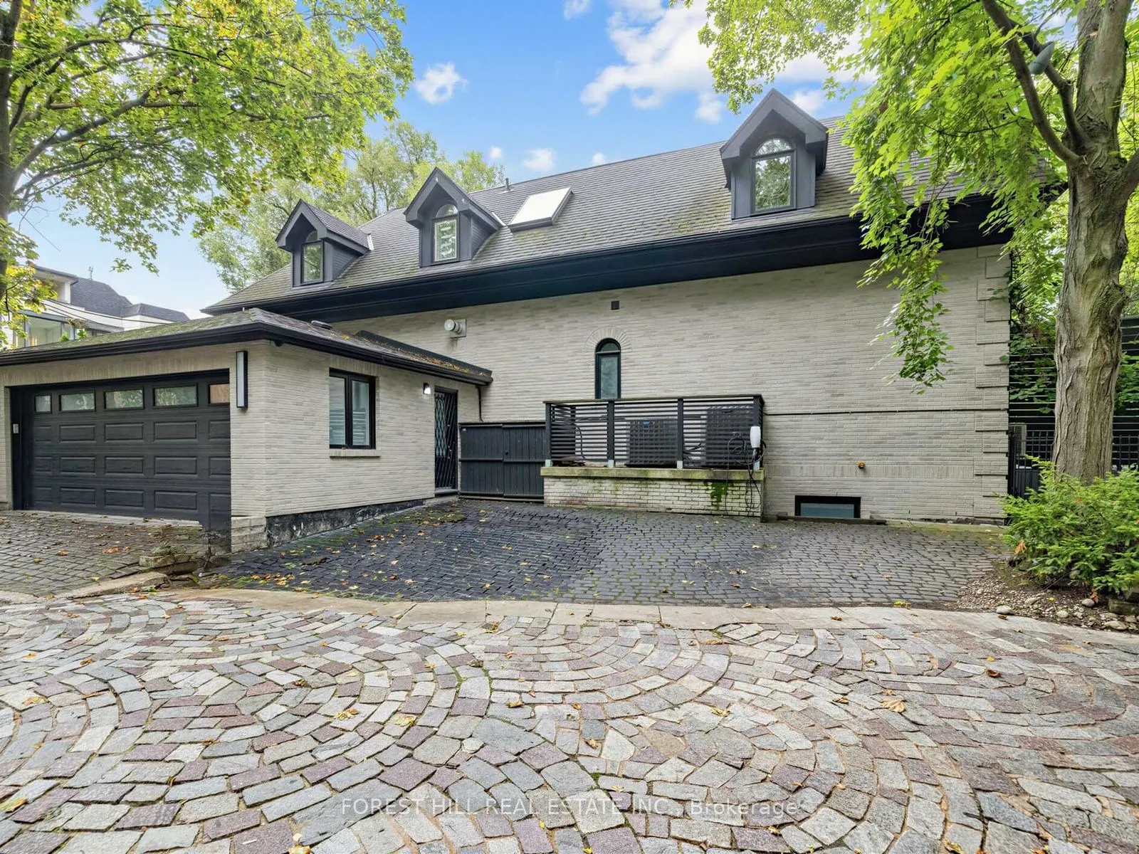 55 Strathearn Boulevard