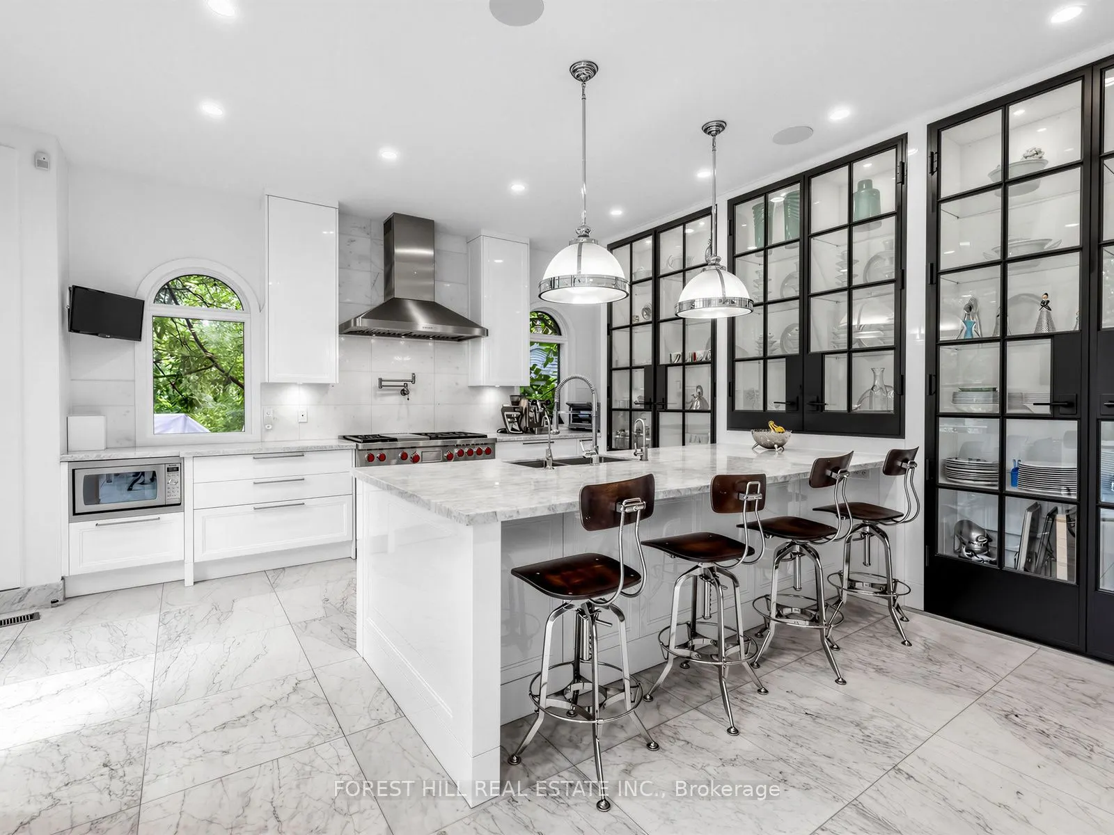 55 Strathearn Boulevard