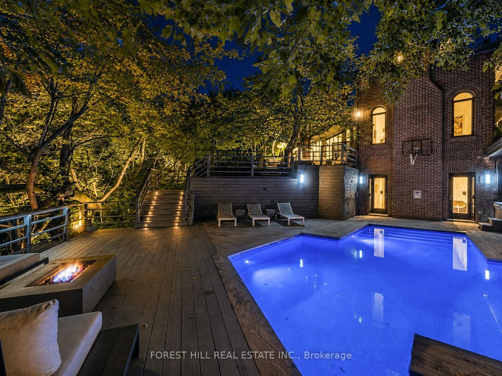 55 Strathearn Boulevard