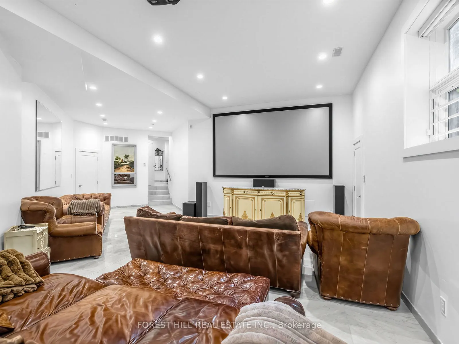 55 Strathearn Boulevard