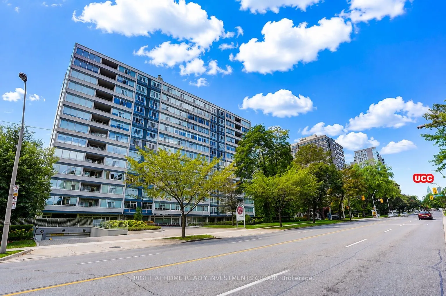 500 Avenue Road #102