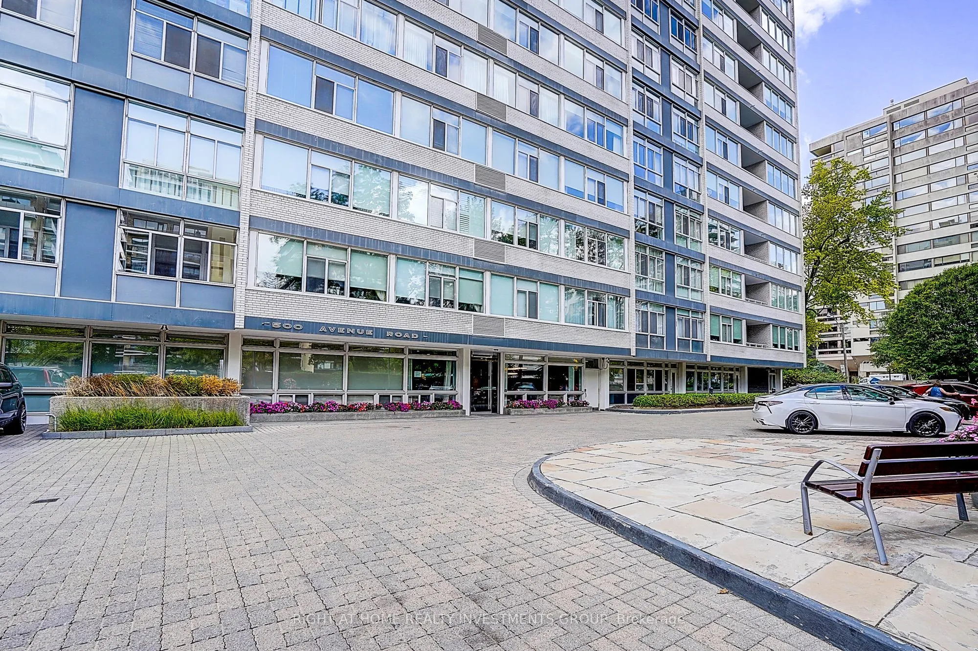 500 Avenue Road #102