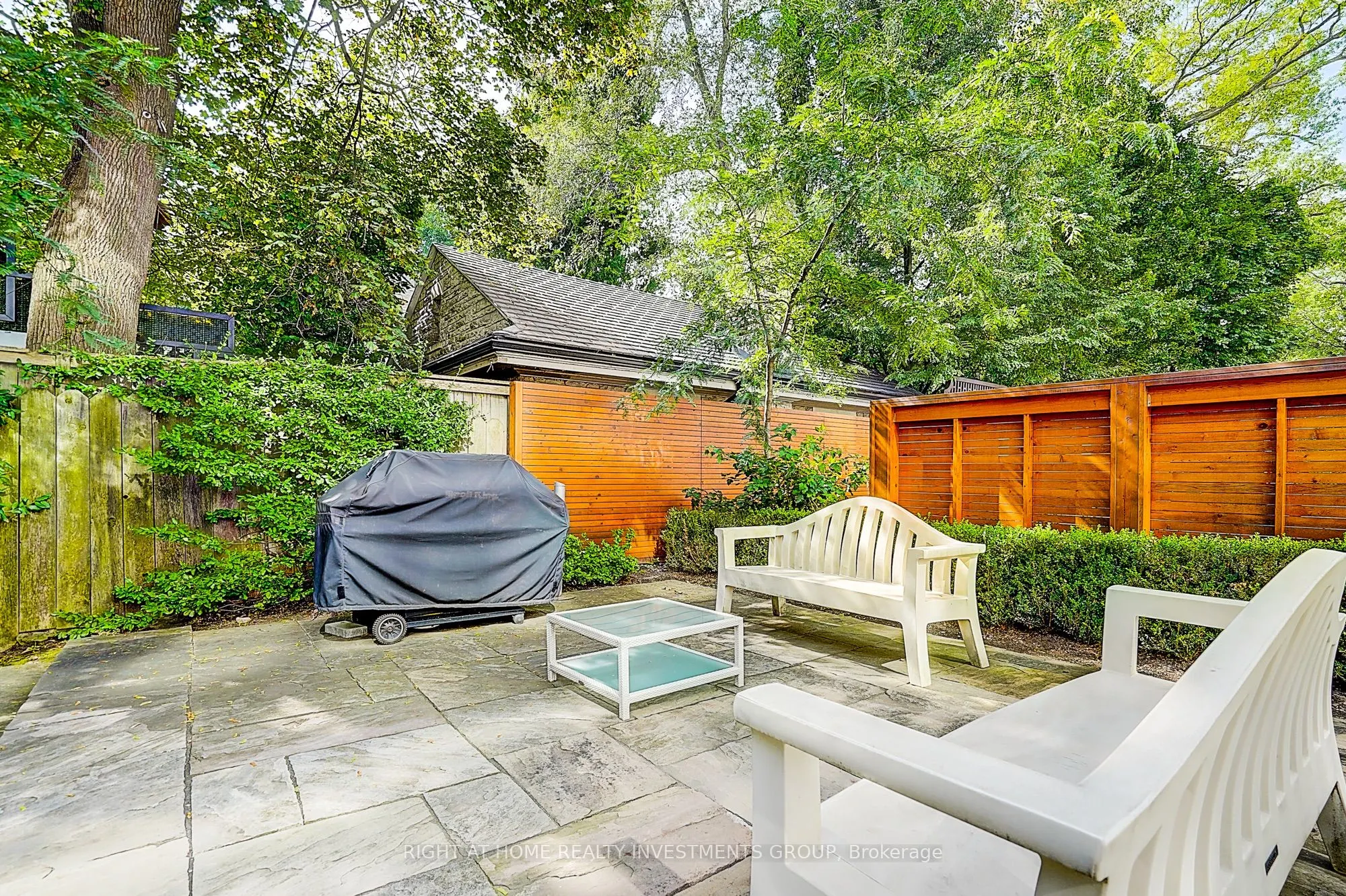 500 Avenue Road #102
