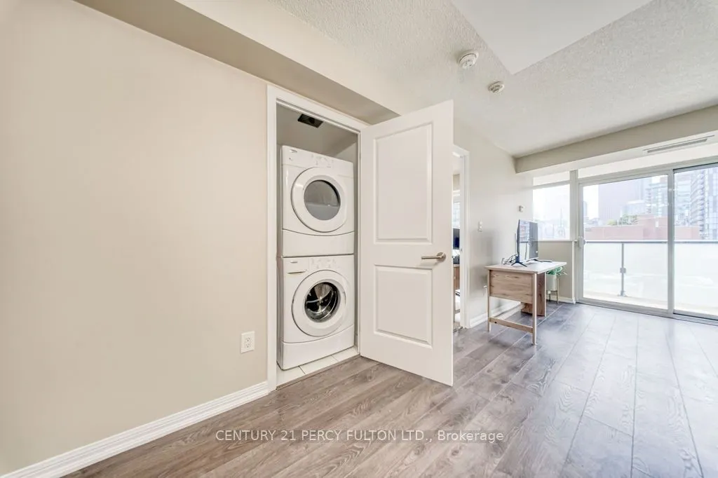 400 Adelaide Street E #1107