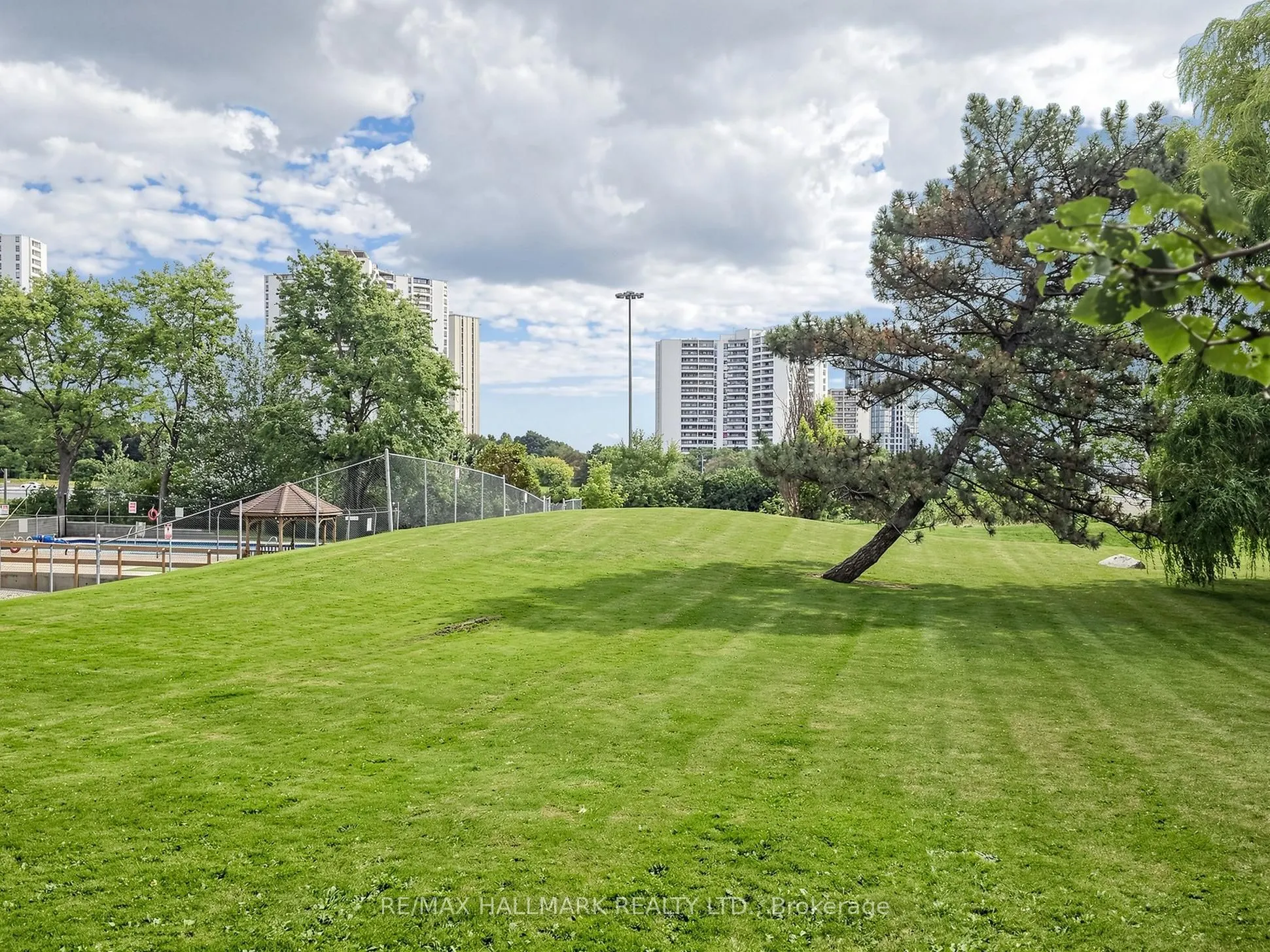 5 Parkway Forest Drive #1609