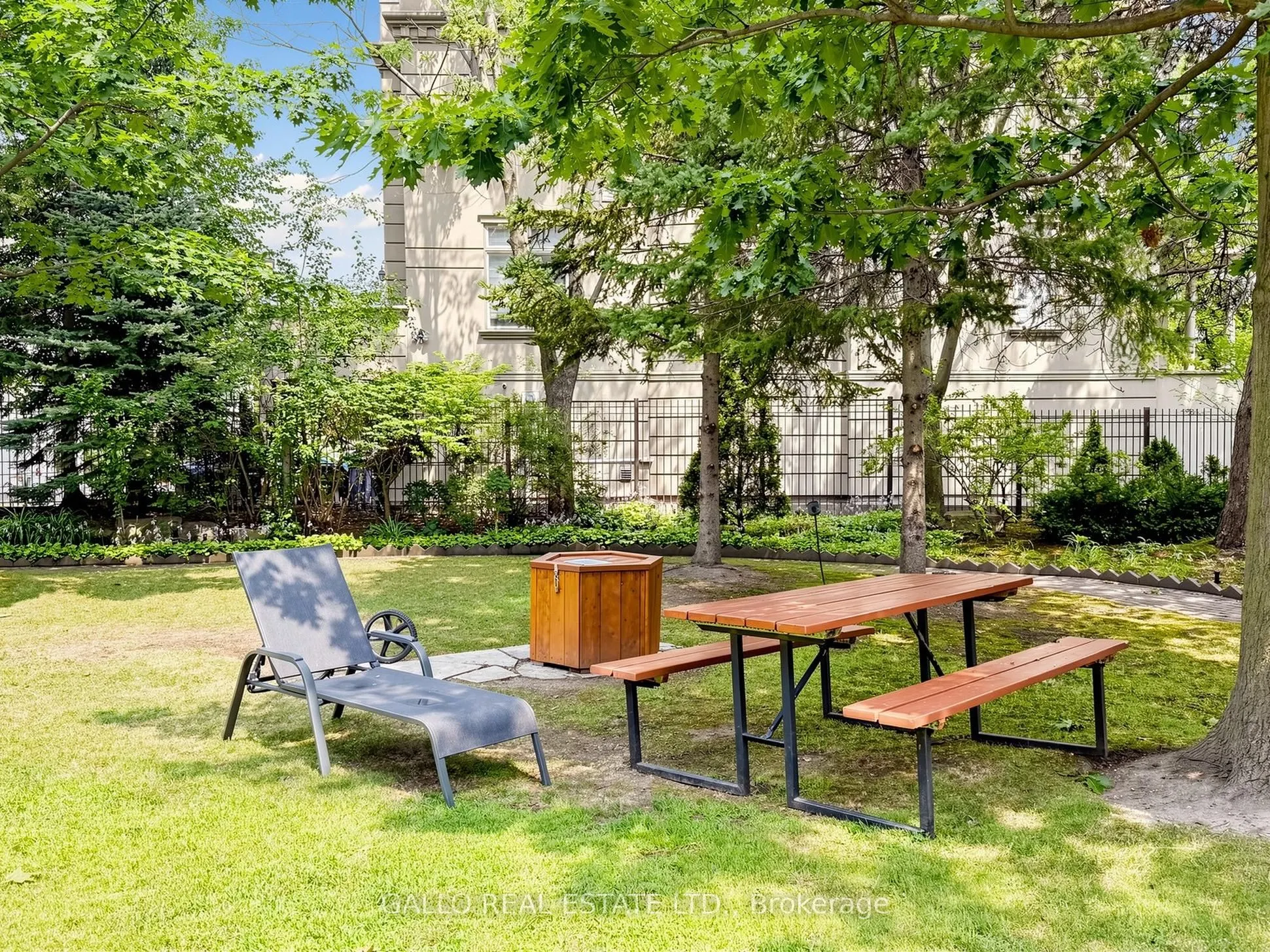 10 Kenneth Avenue #203