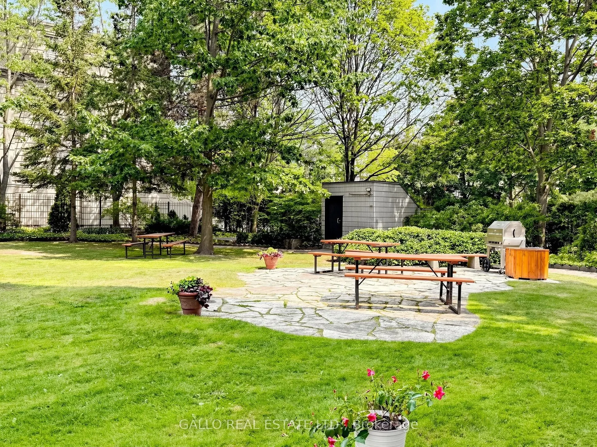 10 Kenneth Avenue #203