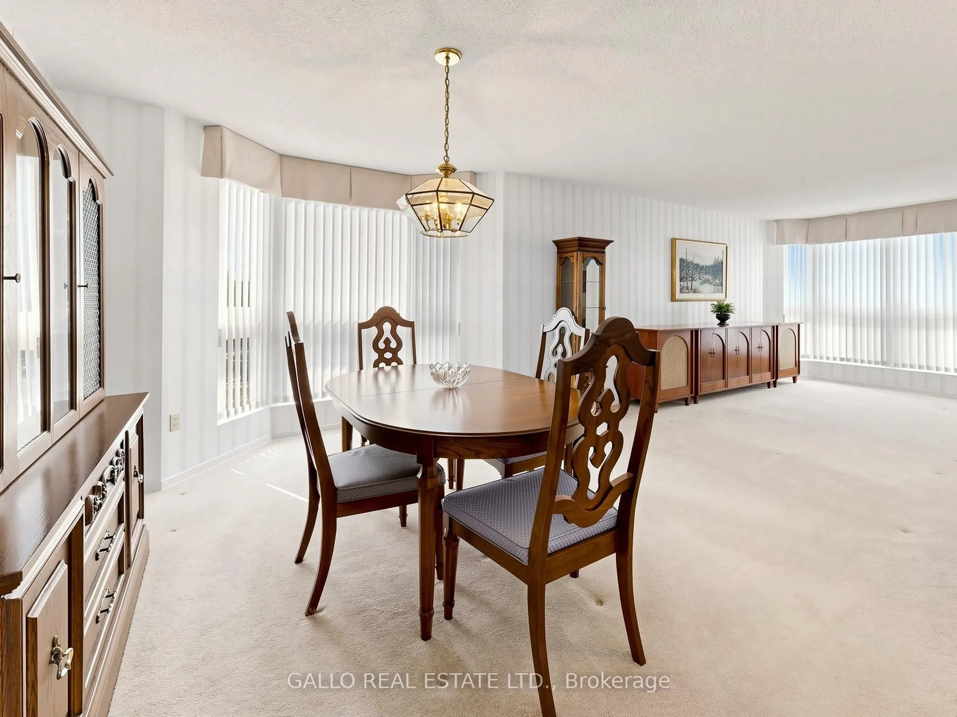 10 Kenneth Avenue #203
