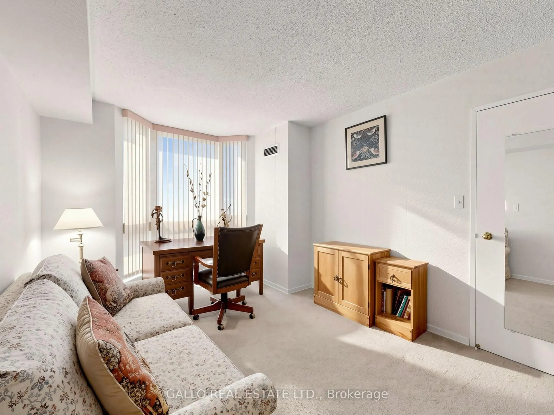 10 Kenneth Avenue #203