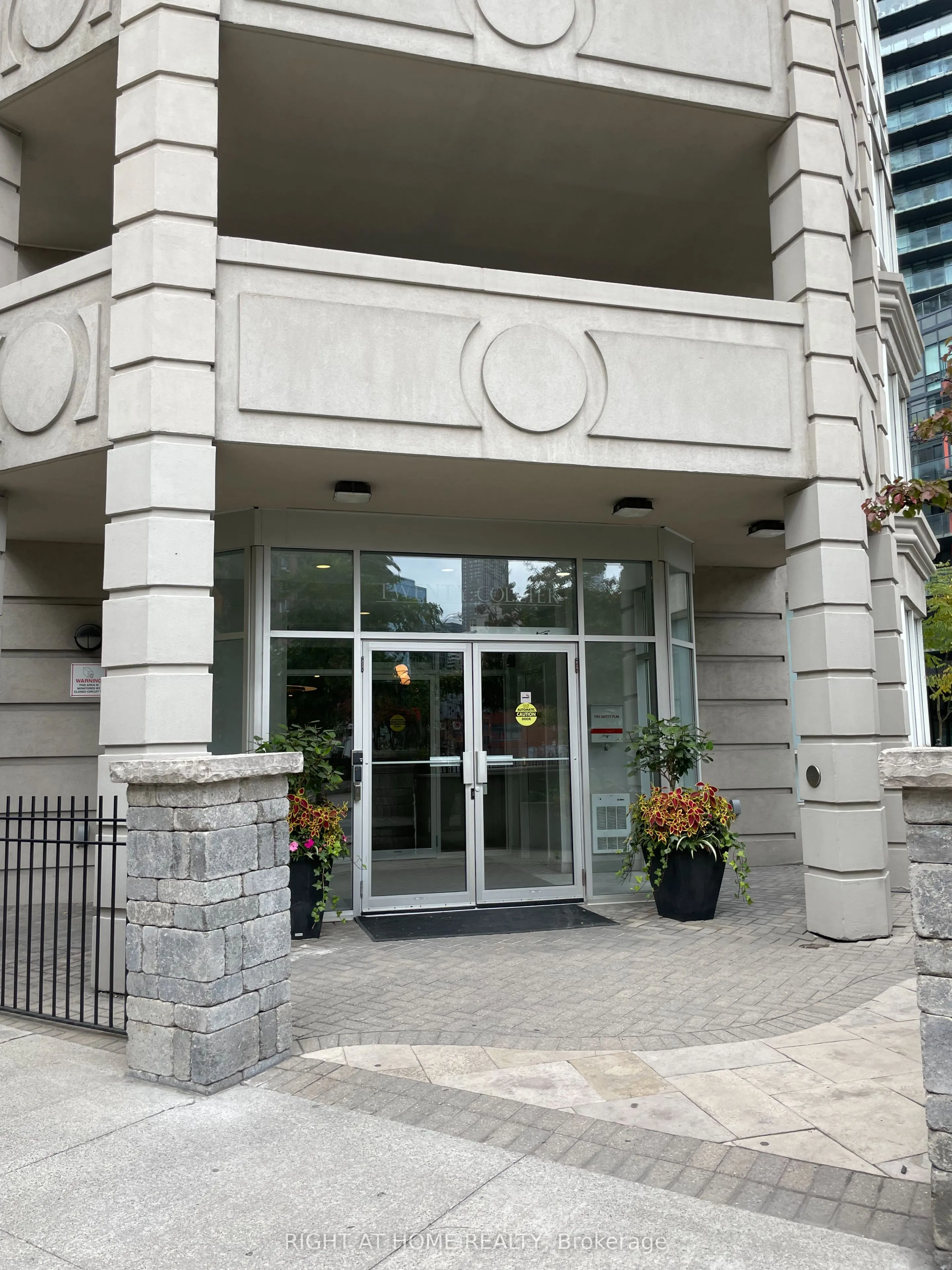 20 Collier Street #407