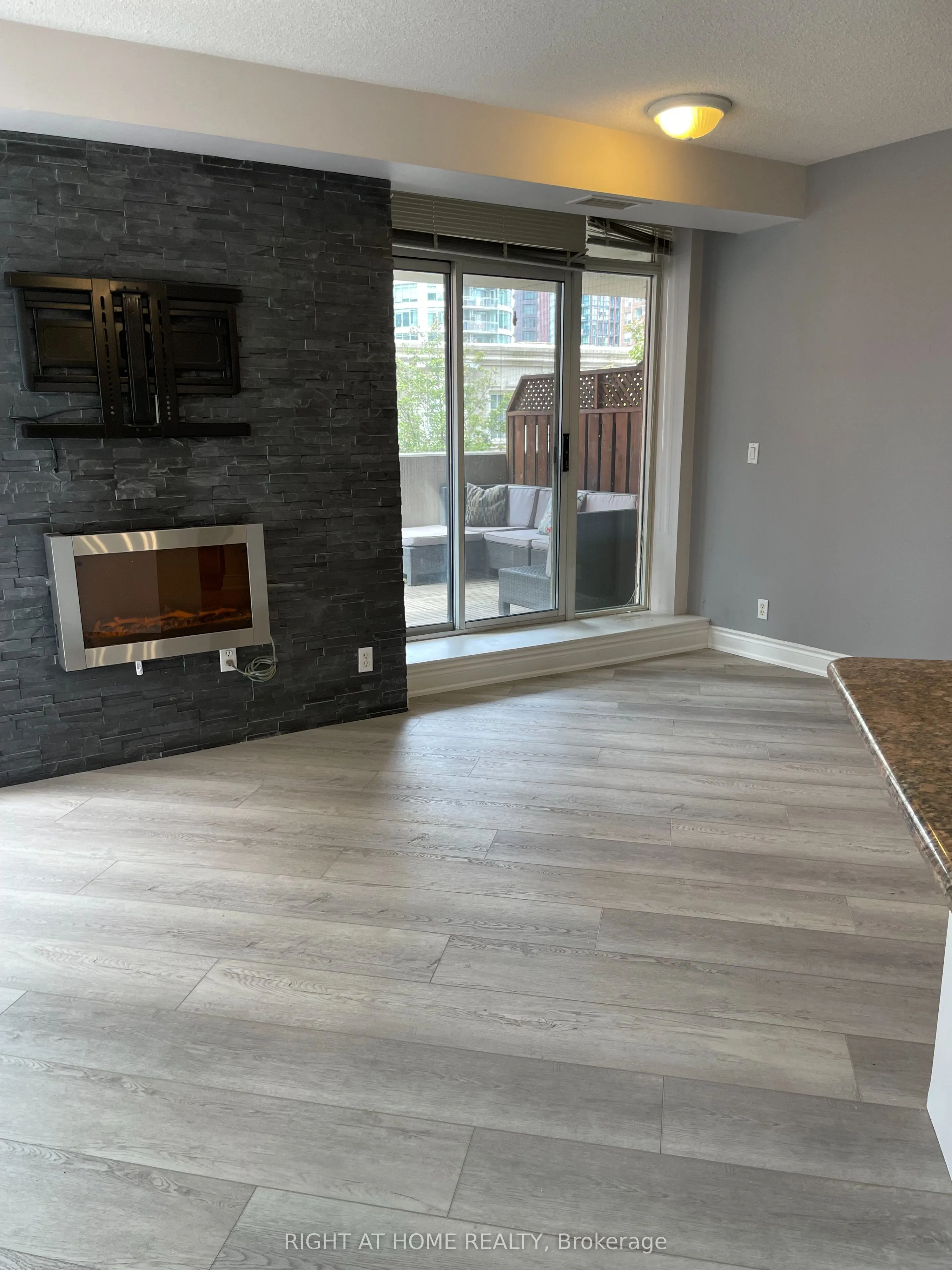 20 Collier Street #407