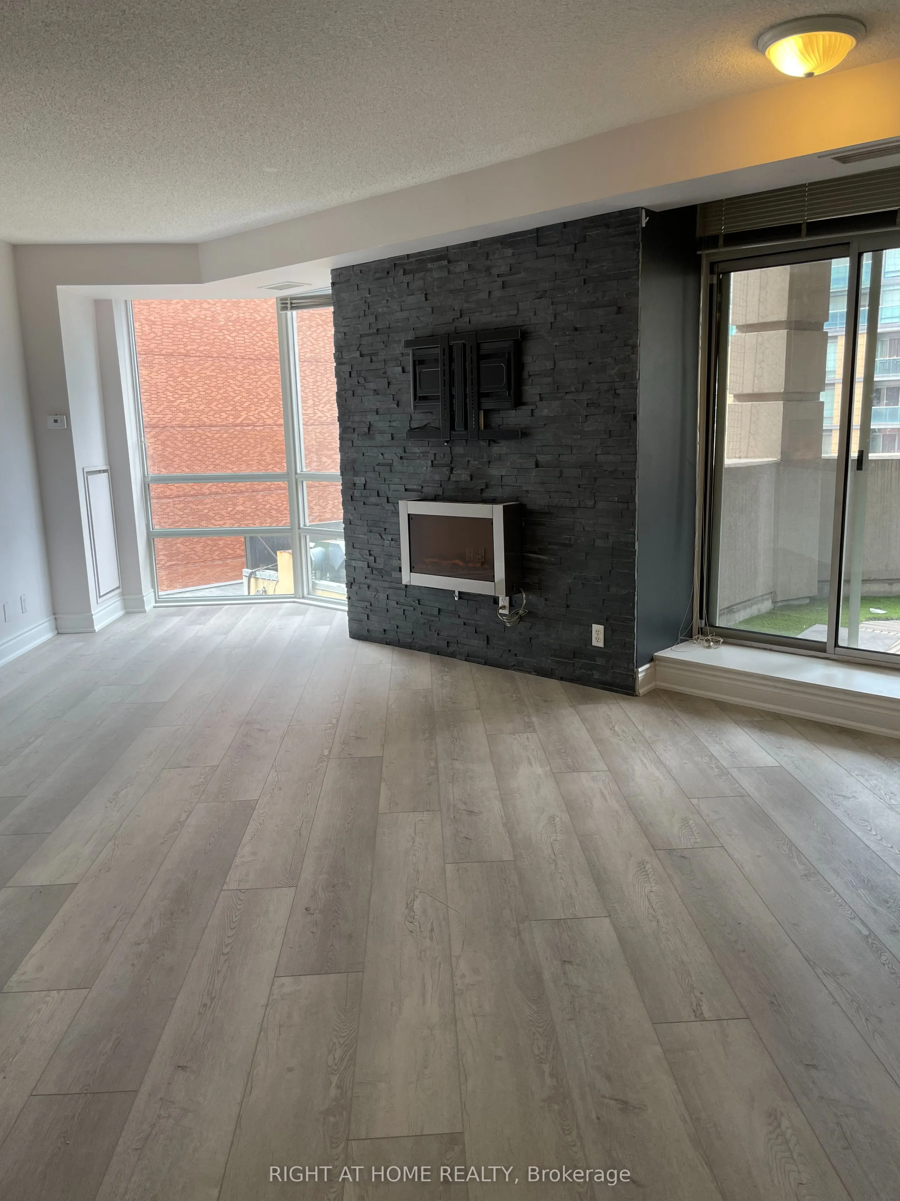 20 Collier Street #407