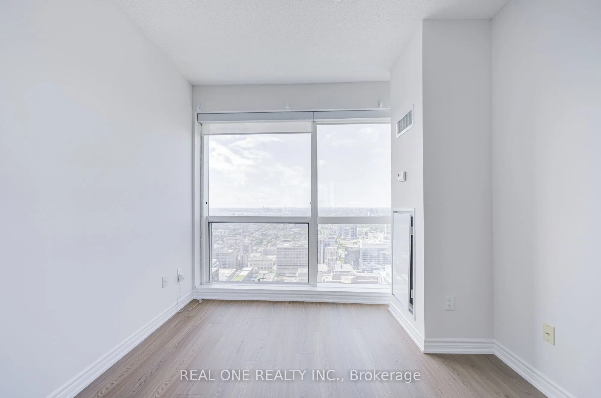 386 Yonge Street #5814