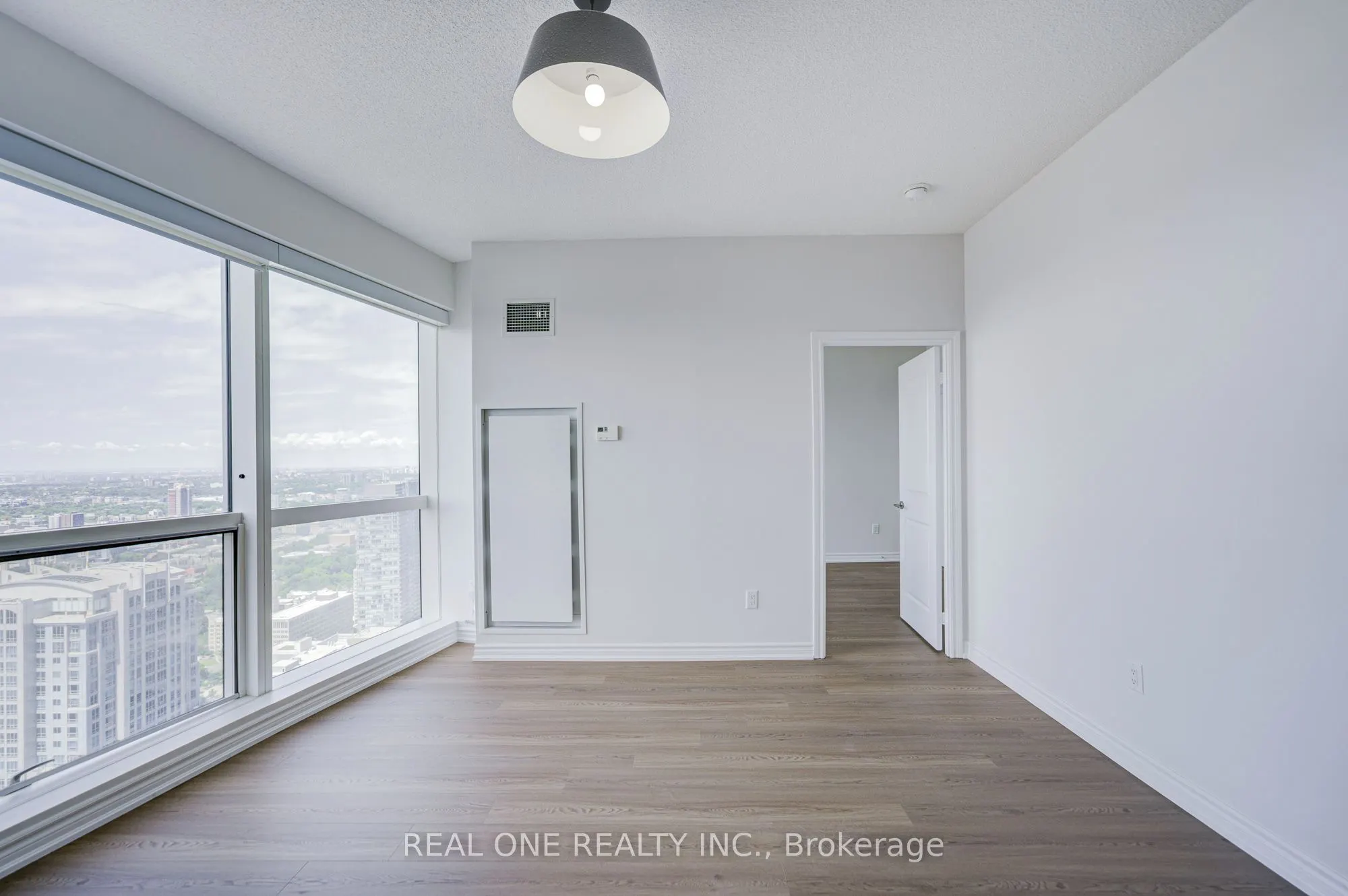 386 Yonge Street #5814