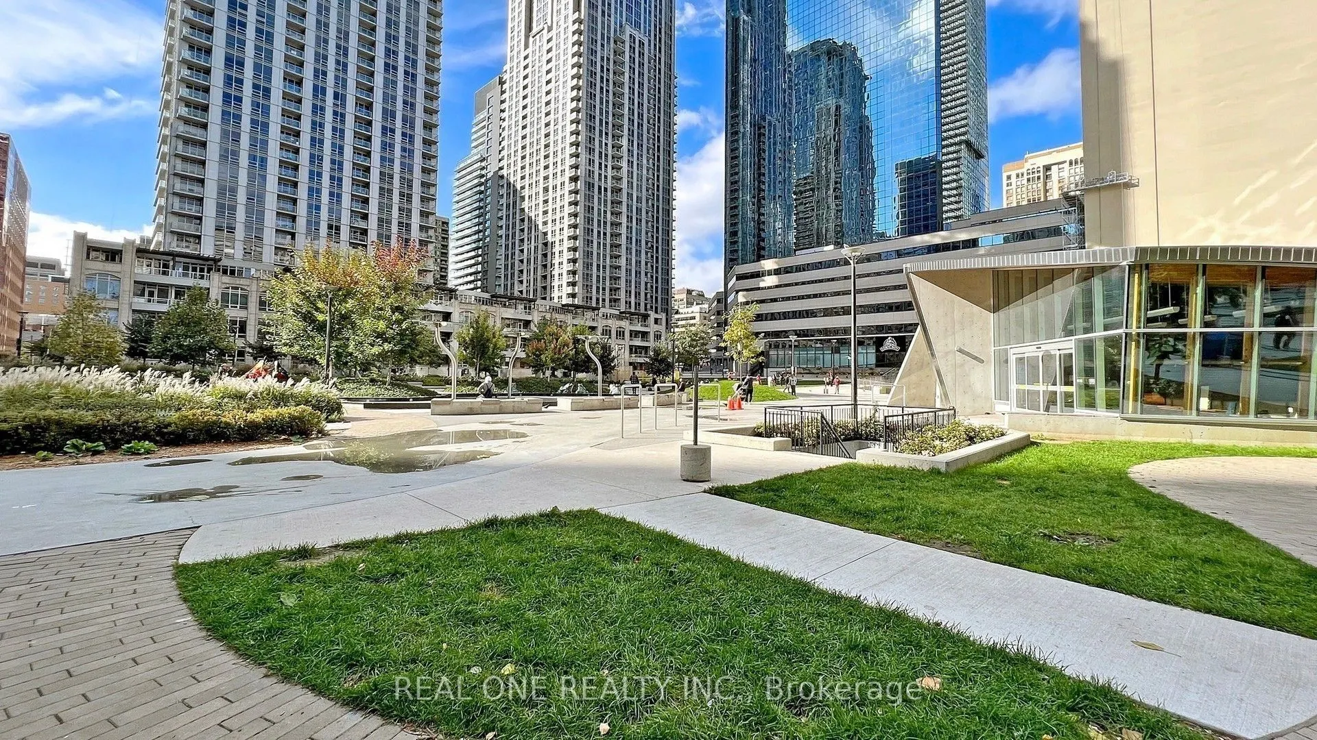 386 Yonge Street #5814
