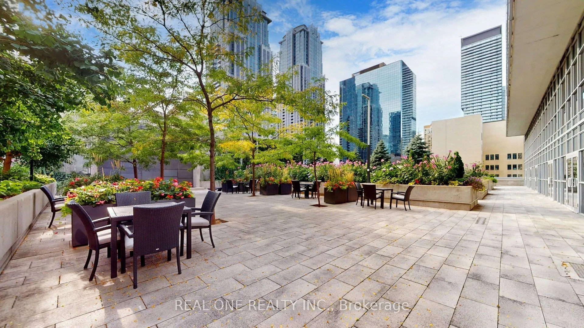 386 Yonge Street #5814