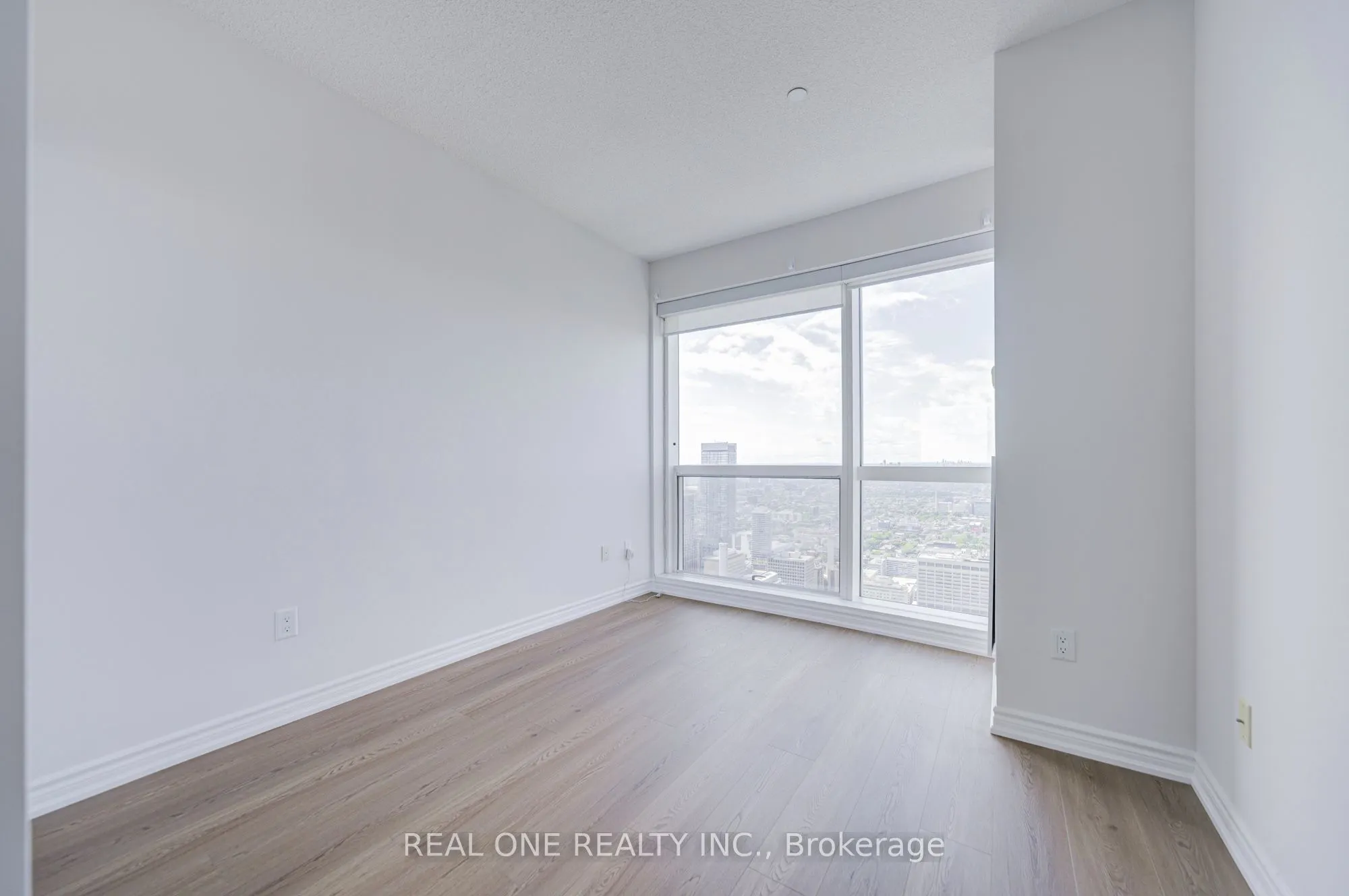 386 Yonge Street #5814