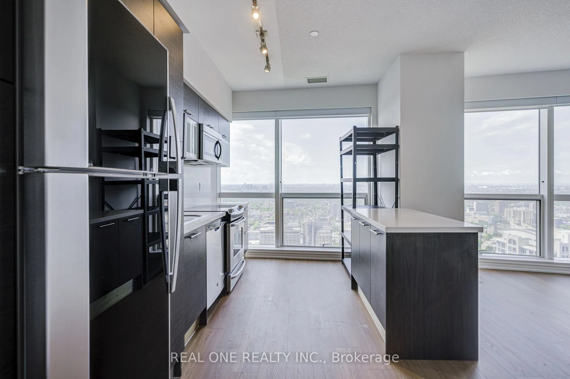 386 Yonge Street #5814