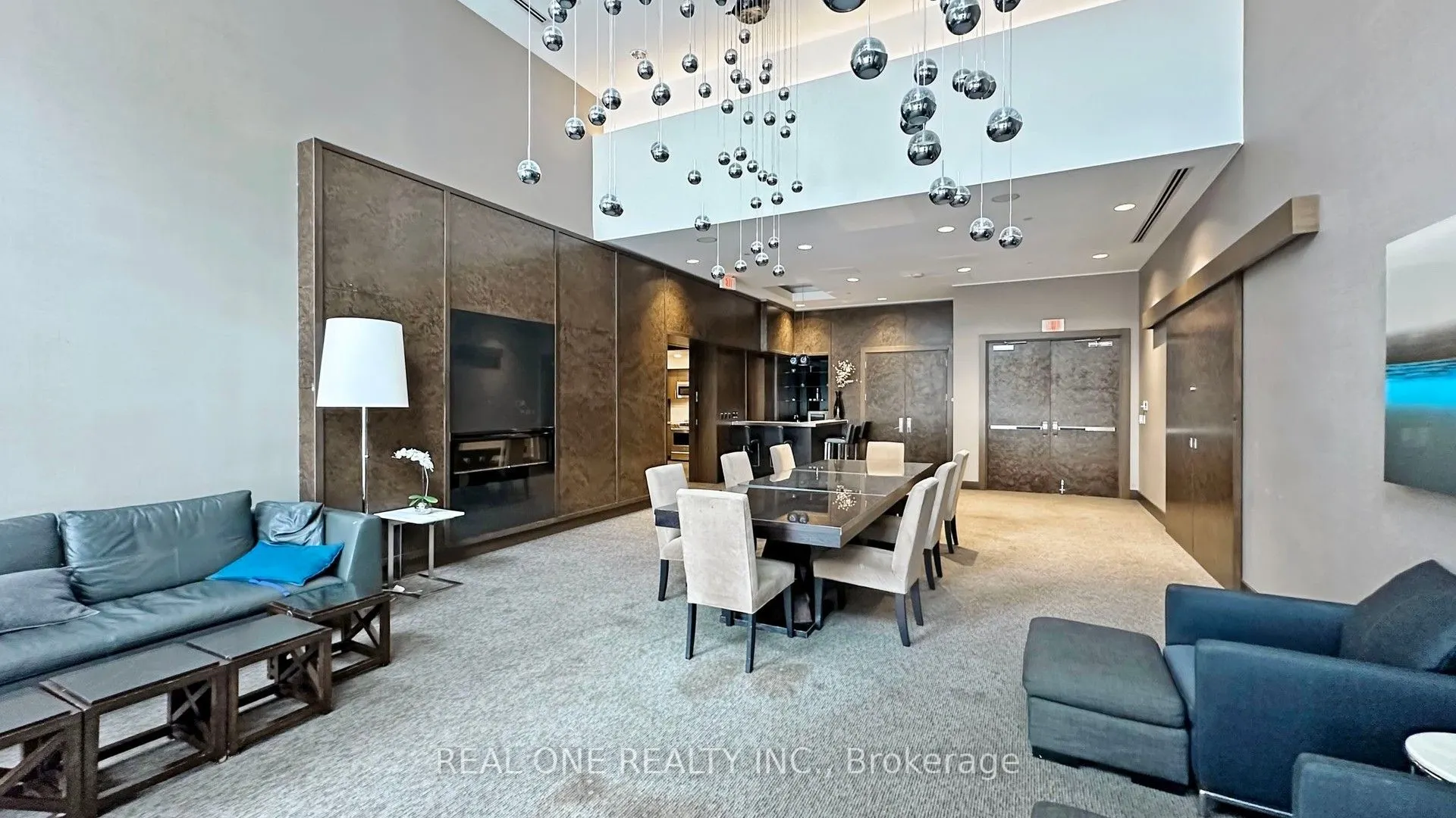 386 Yonge Street #5814